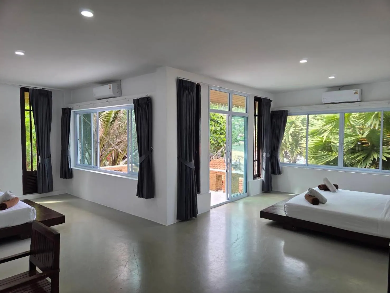 Bed in Mountain Reef Beach Resort