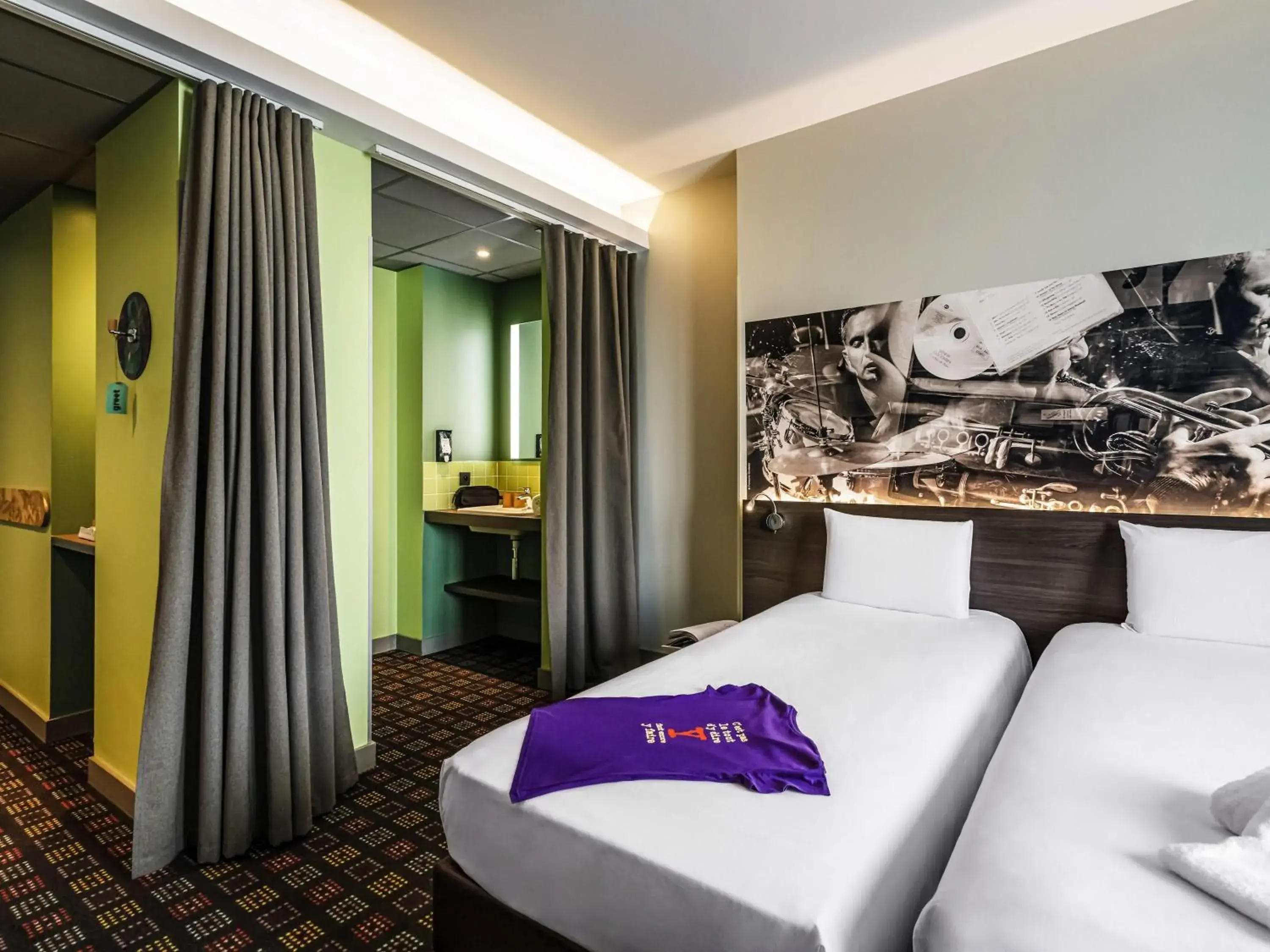 Twin Room "Pop" in Greet Hotel Lyon Confluence Twin Room "Pop" in Greet Hotel Lyon Confluence