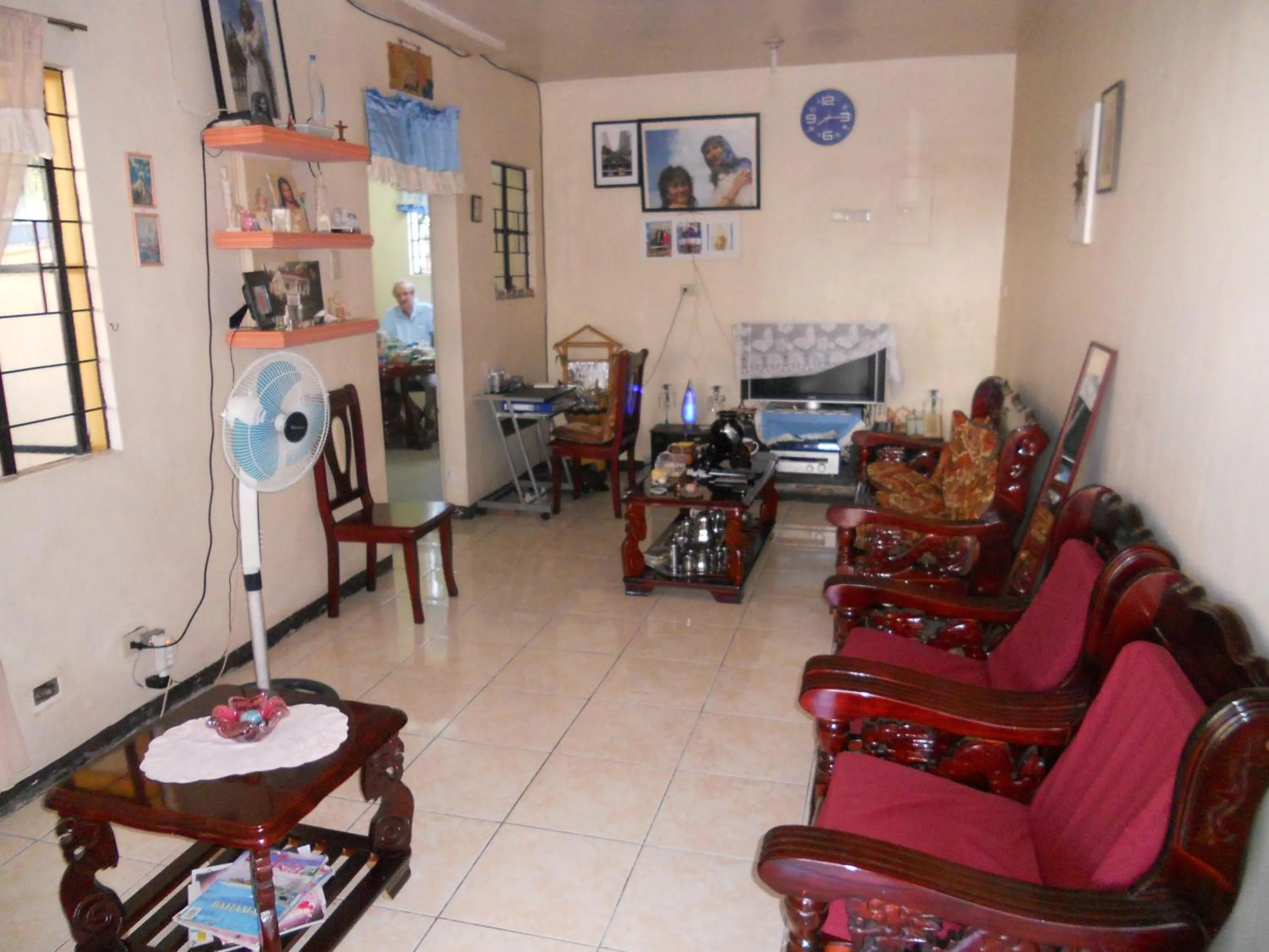 Communal lounge/ TV room in Guesthouse Cavite