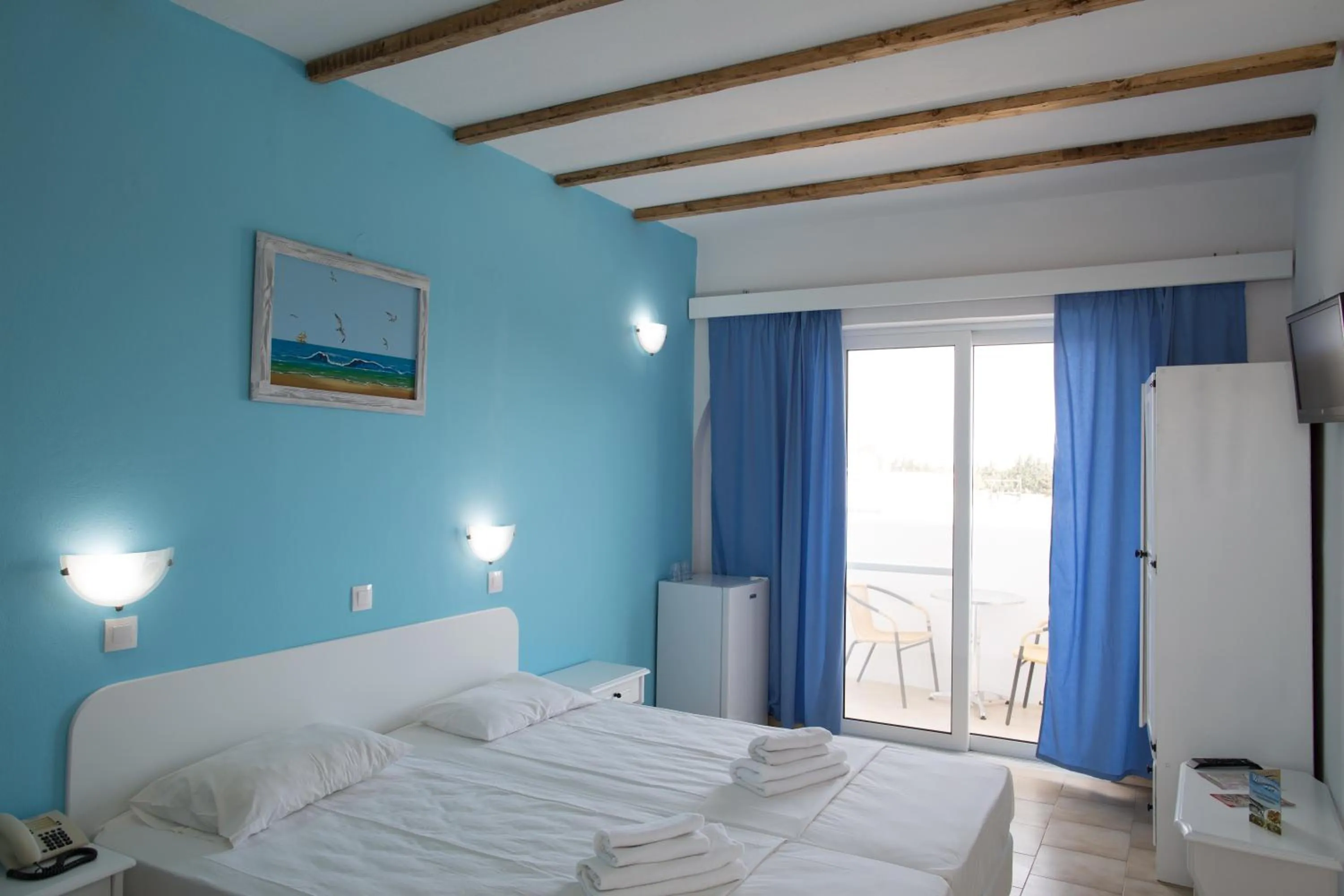 Photo of the whole room, Bed in Romantza Mare