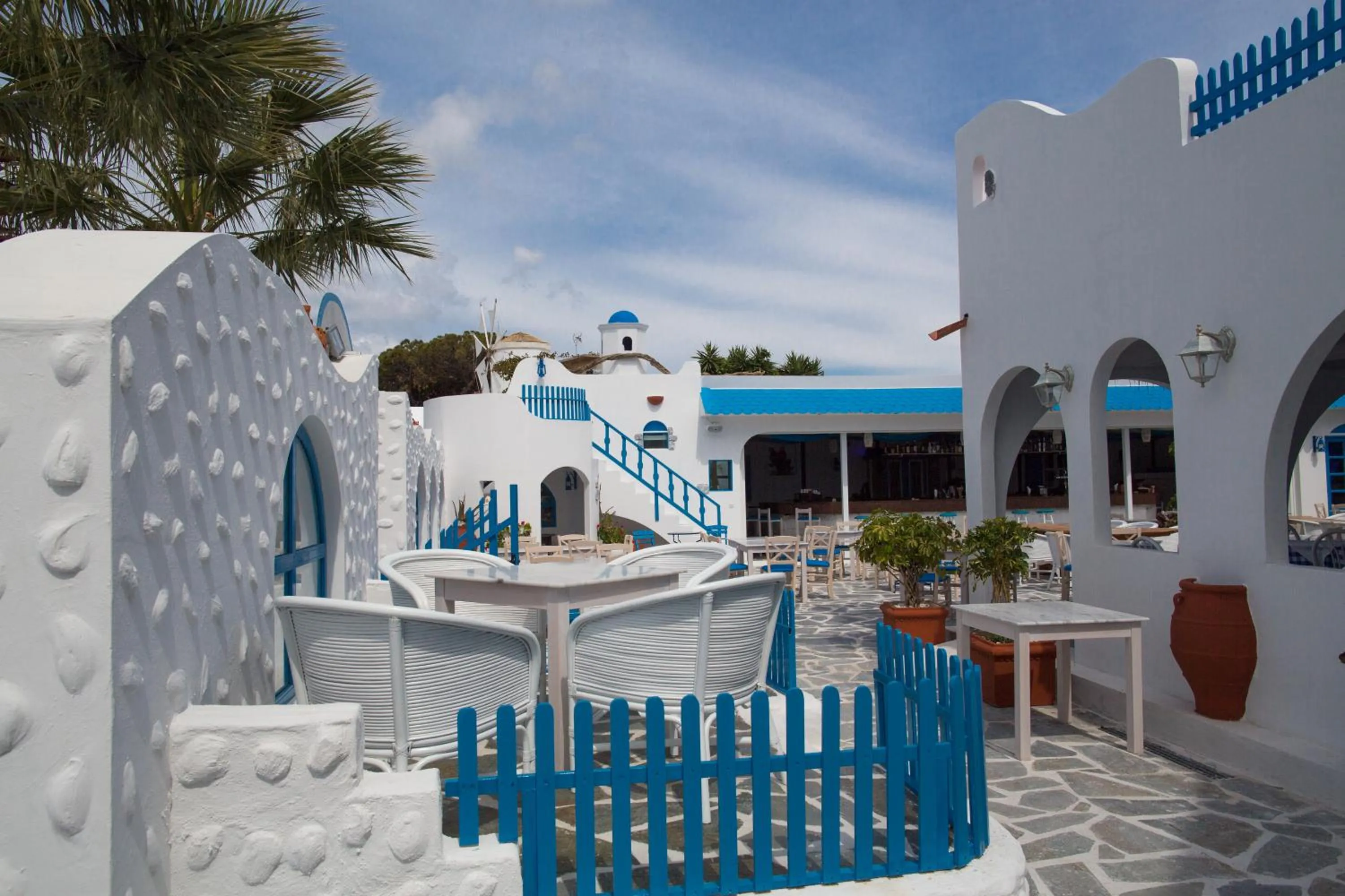 Restaurant/places to eat in Romantza Mare