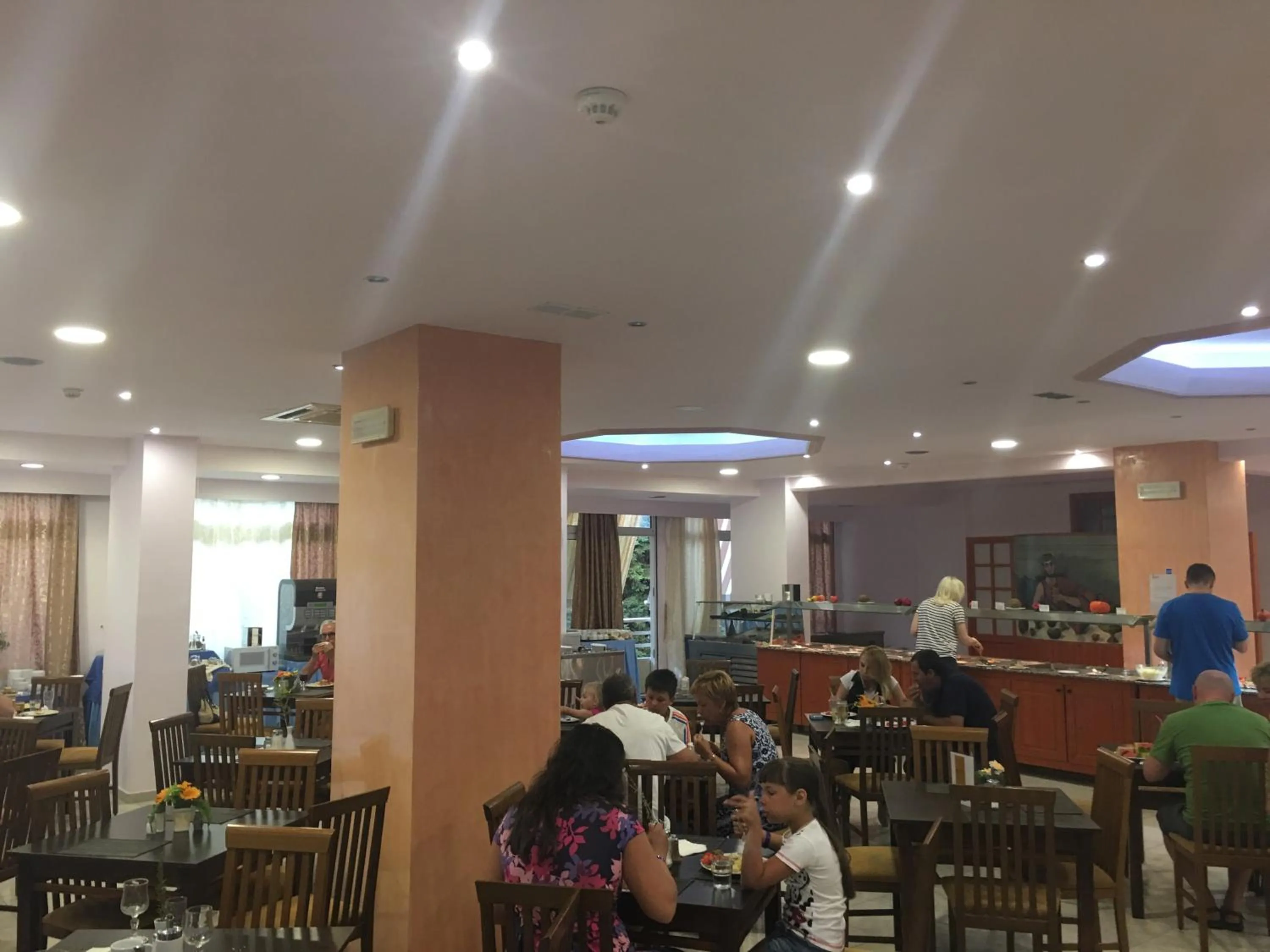 Restaurant/places to eat in Romantza Mare