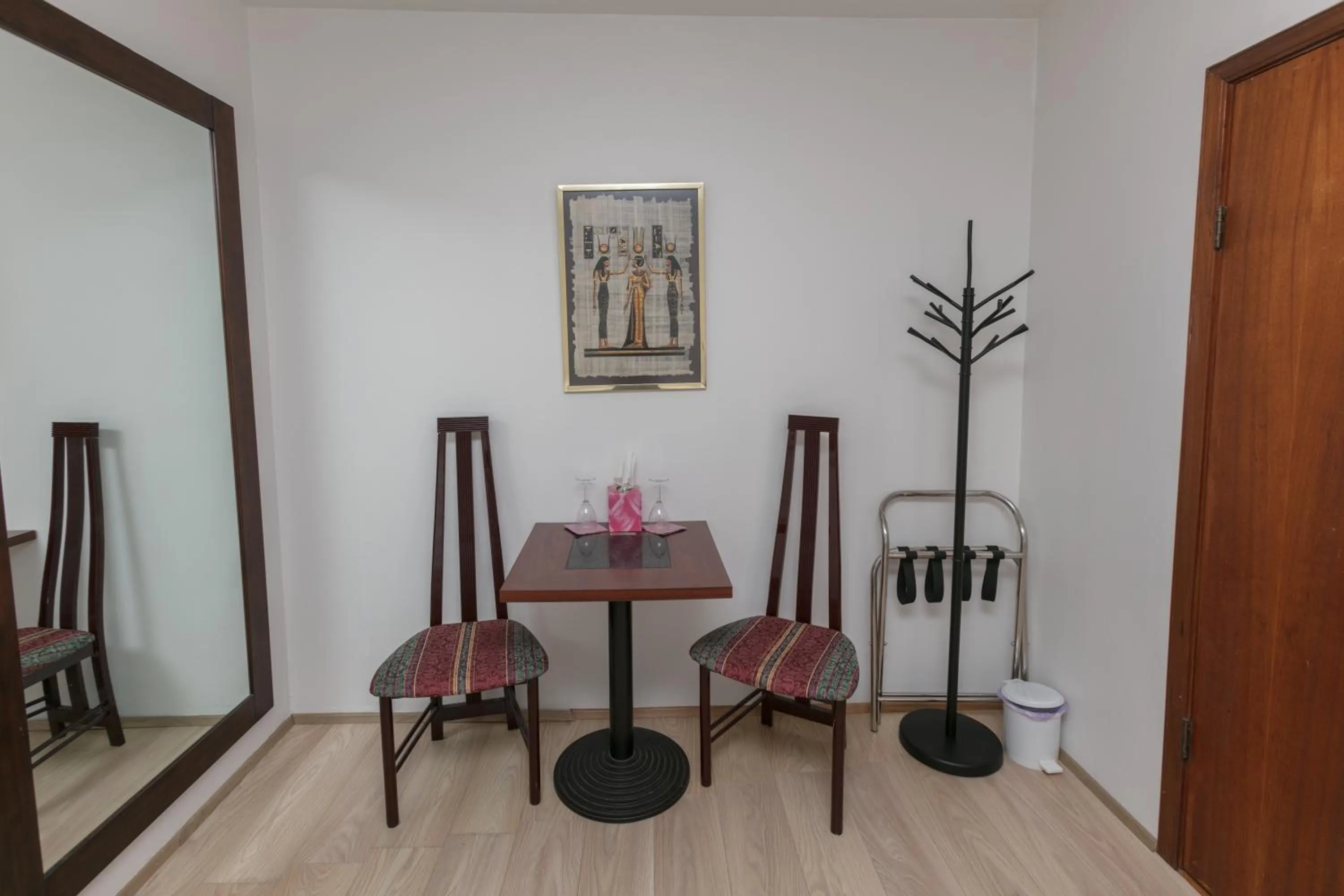 Decorative detail in Blómasetrið Homestay