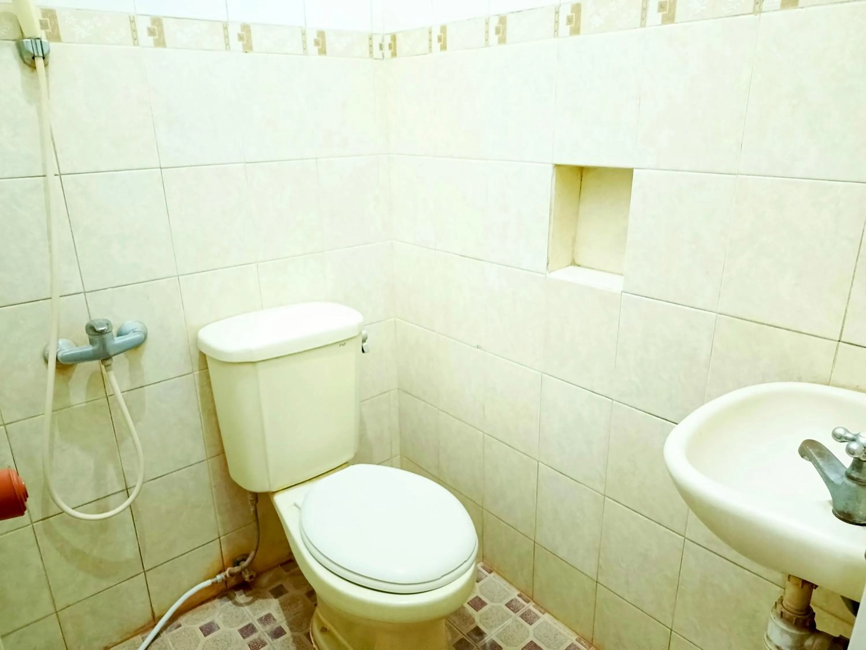 Shower in Kedung Ombo Homestay