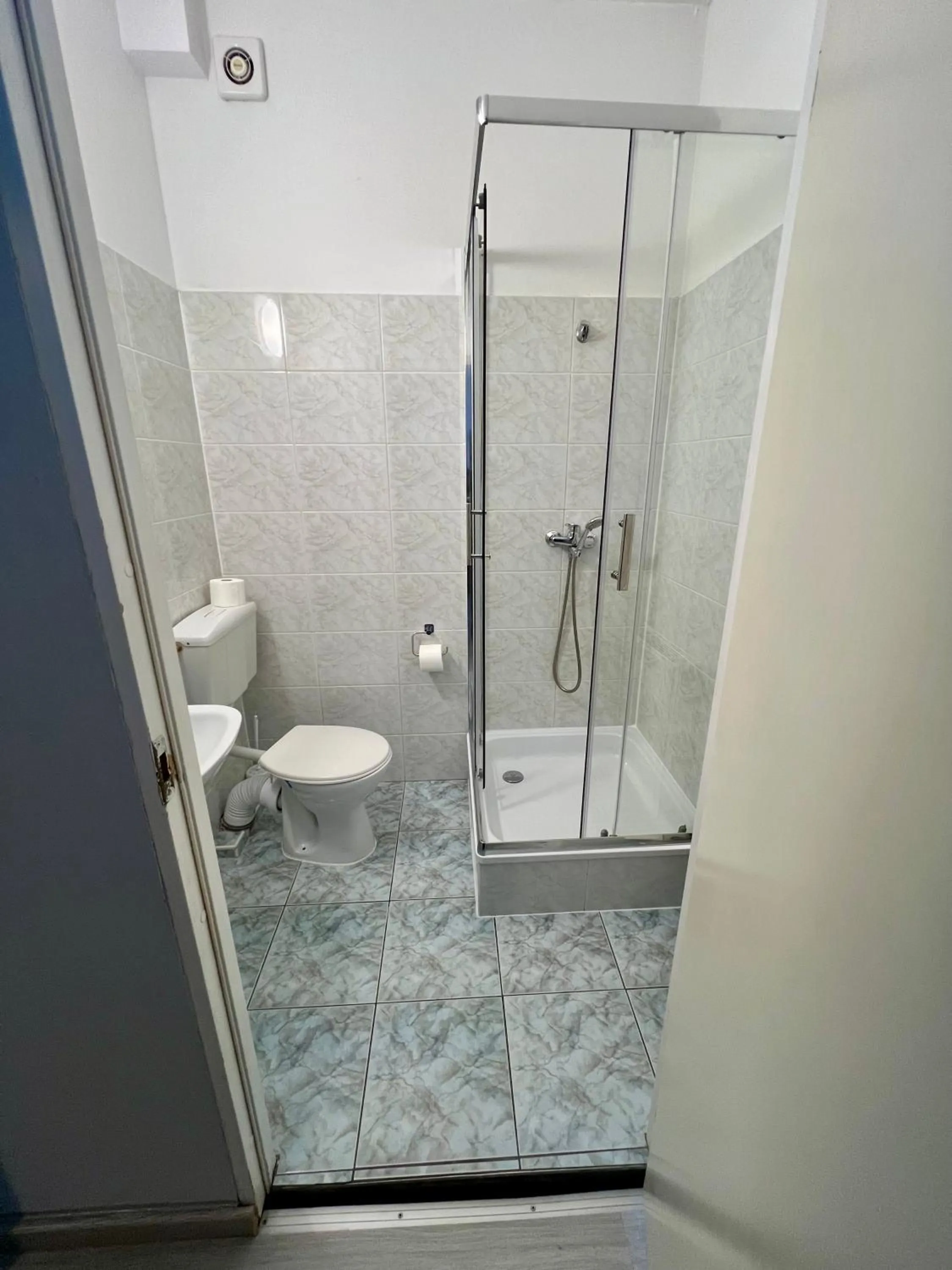 Toilet in Hotel Akor