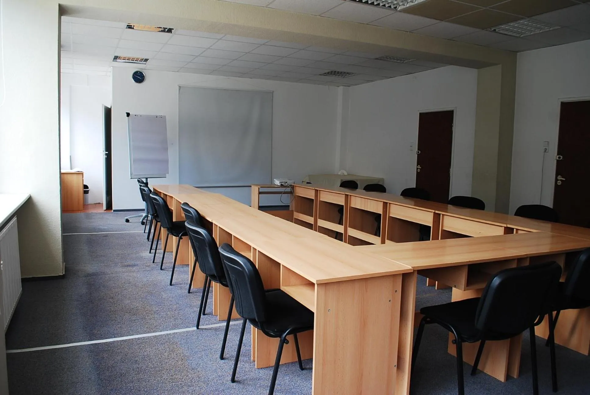 Business facilities in Hotel Akor