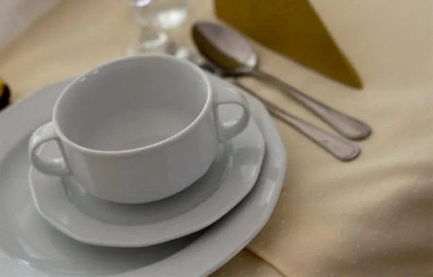 Restaurant/places to eat in Hotel Akor