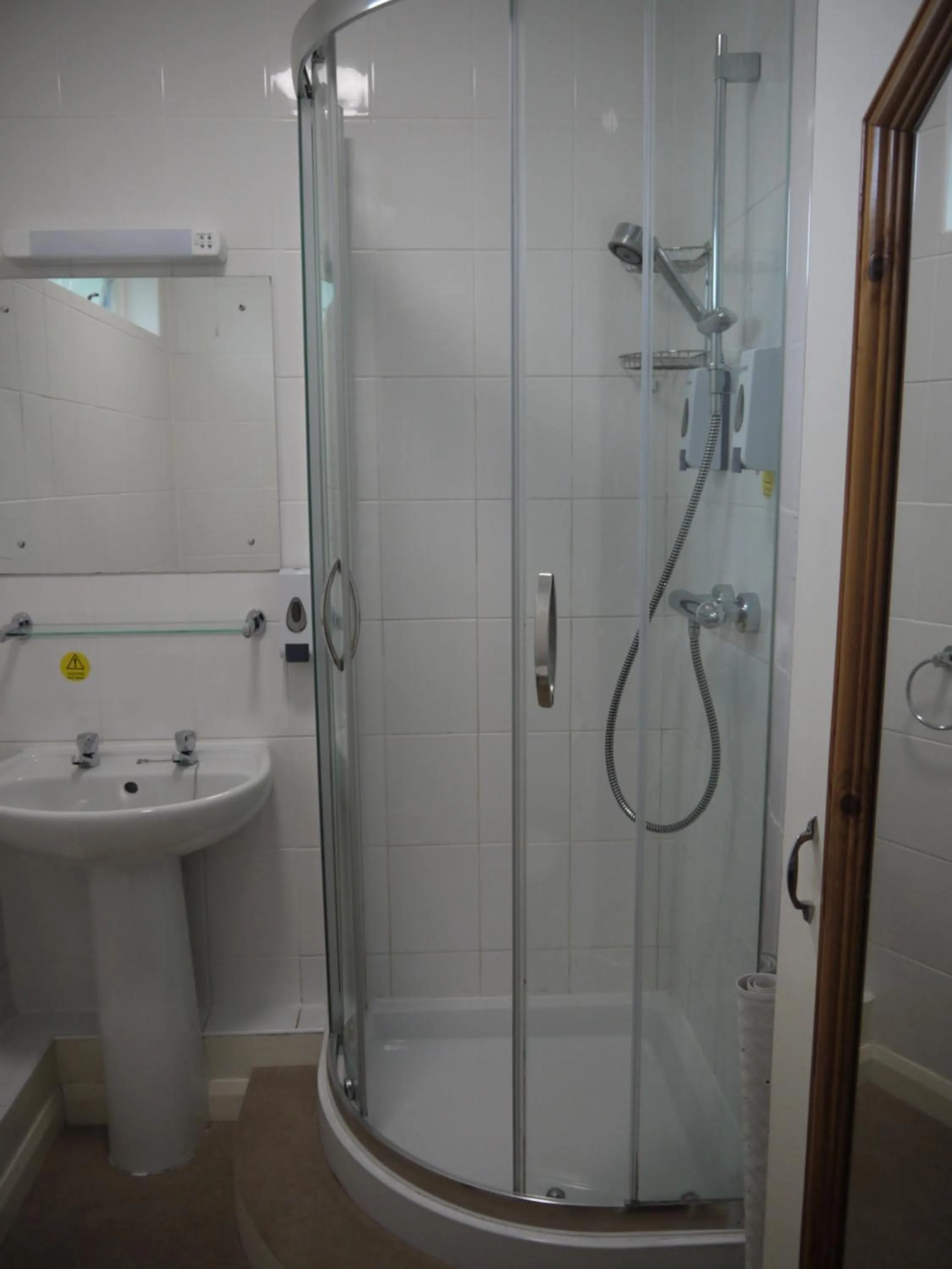 Shower in Dartmoor Lodge Hotel