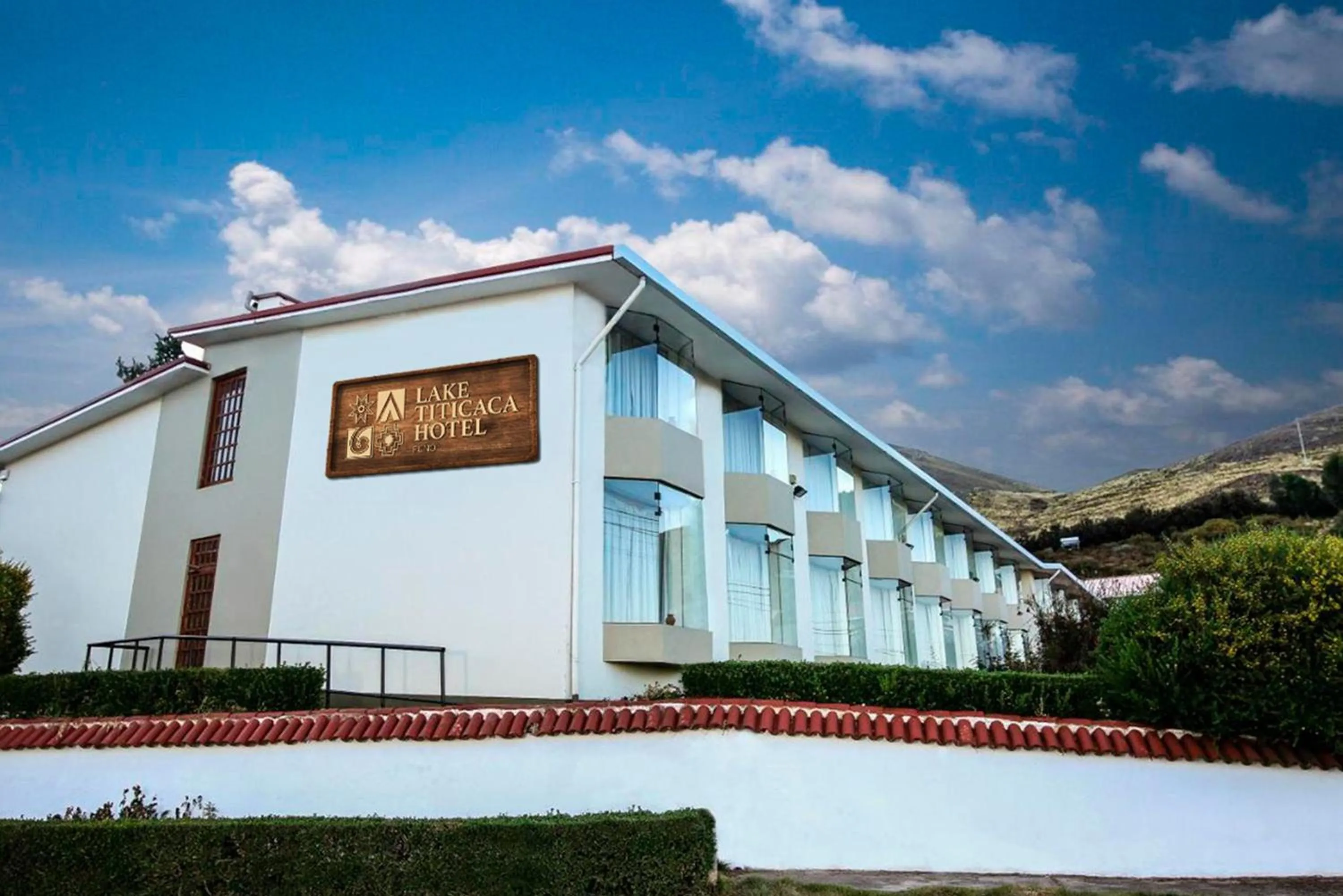 Mountain view in Lake Titicaca Hotel