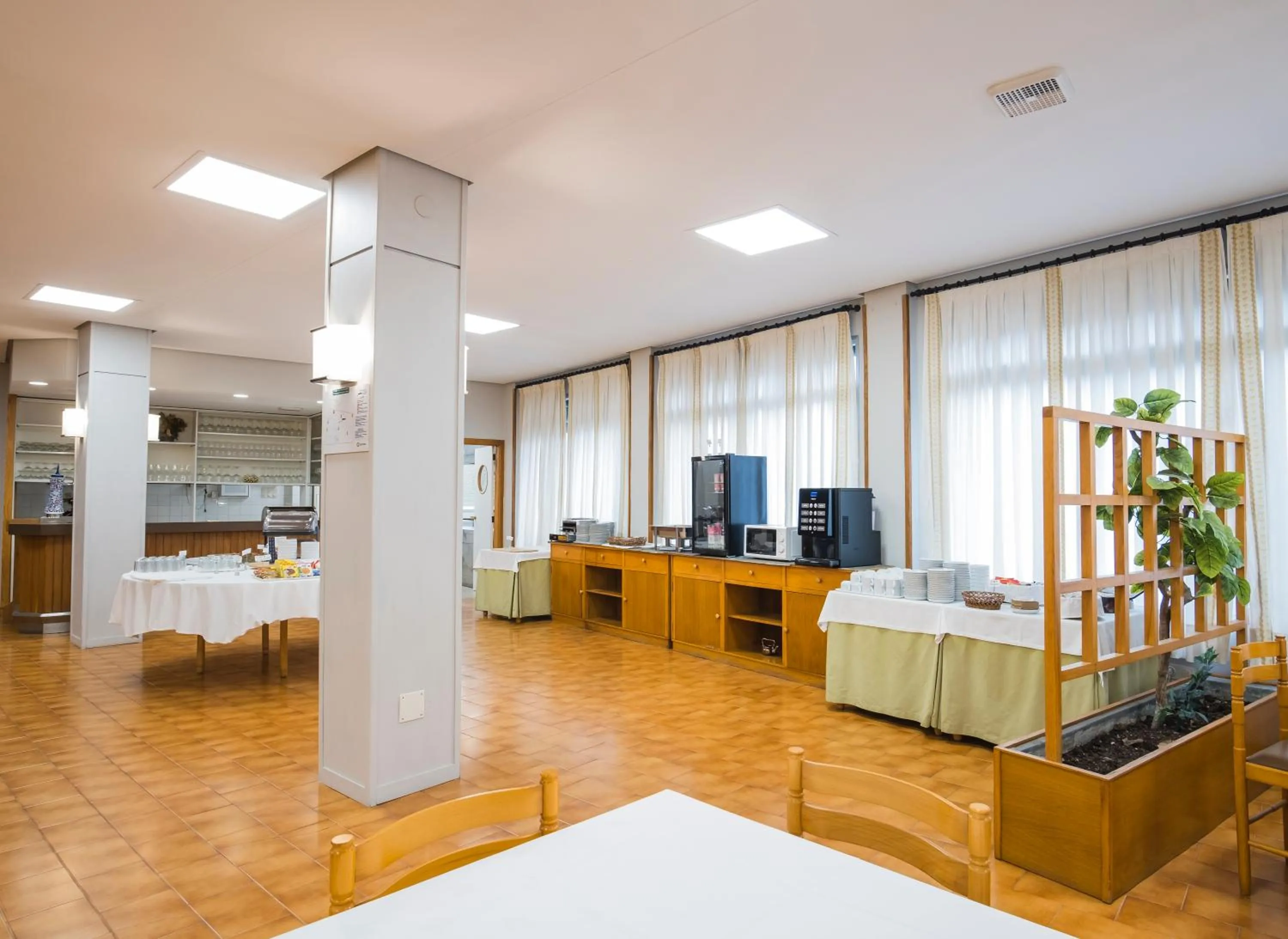 Buffet breakfast in Hotel Alda Boiro