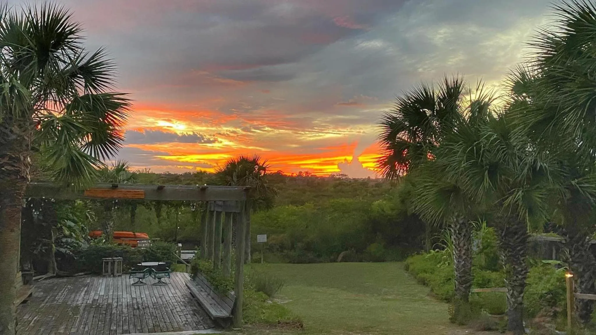 Property building in The Beach House at Si Como No Inn
