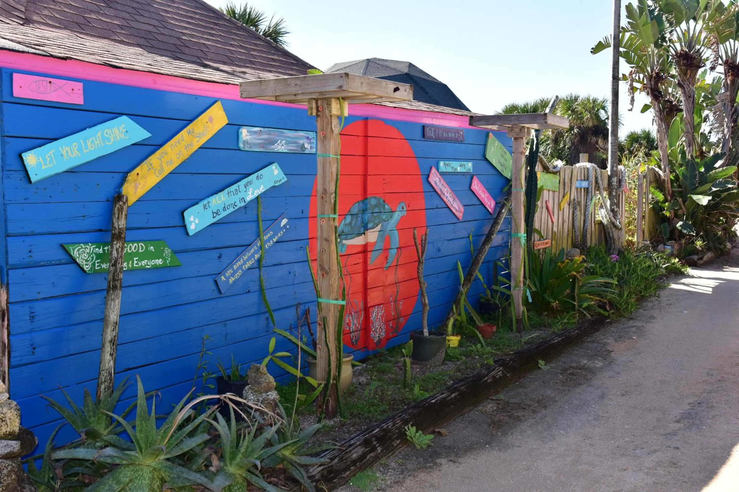 Property building in The Beach House at Si Como No Inn