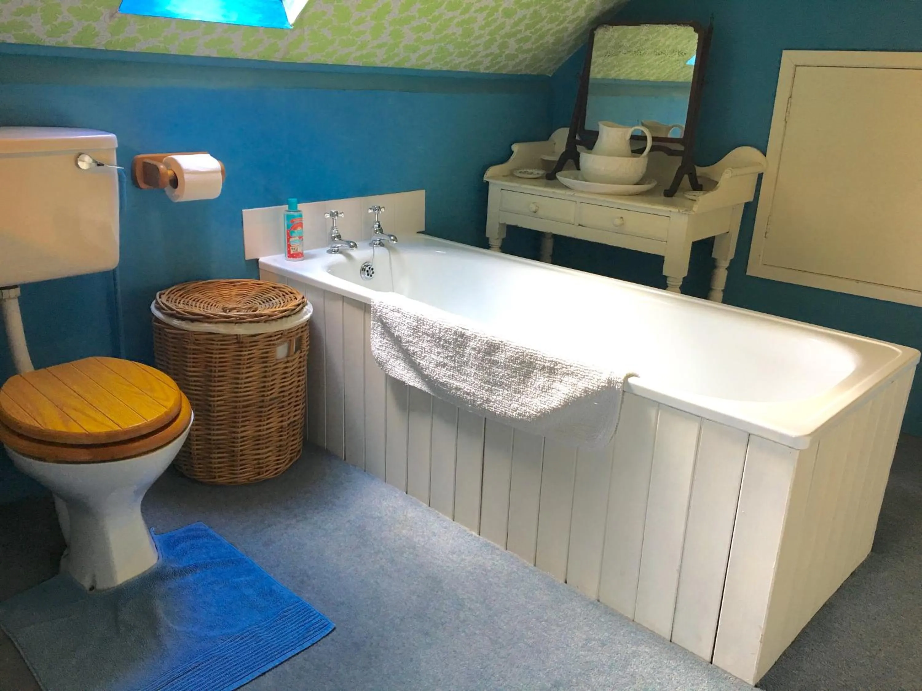 Property building in Cotswolds Mine Hill House