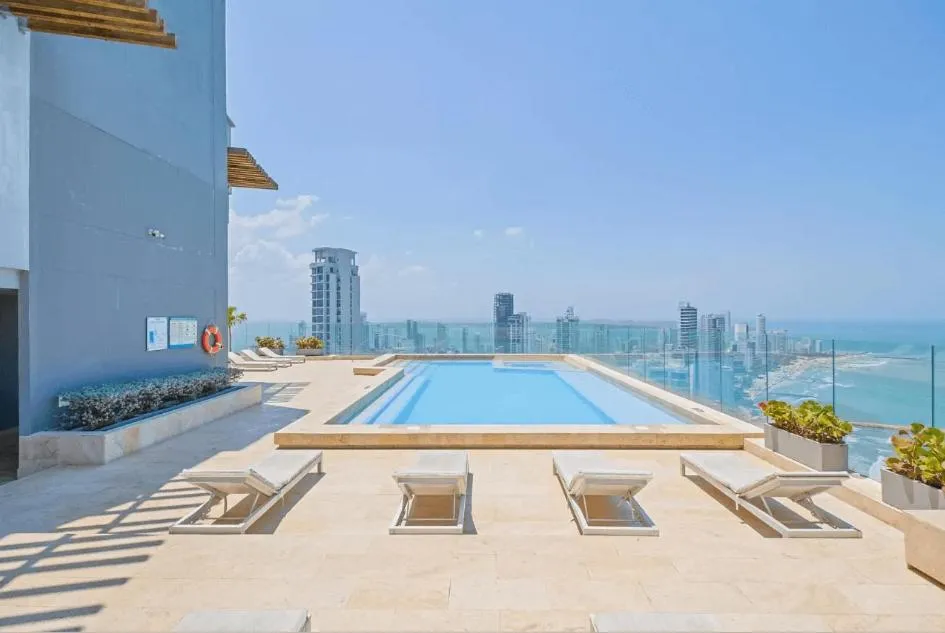 Swimming pool in U-GO Edificio Murano Elite Bocagrande Frente al Mar