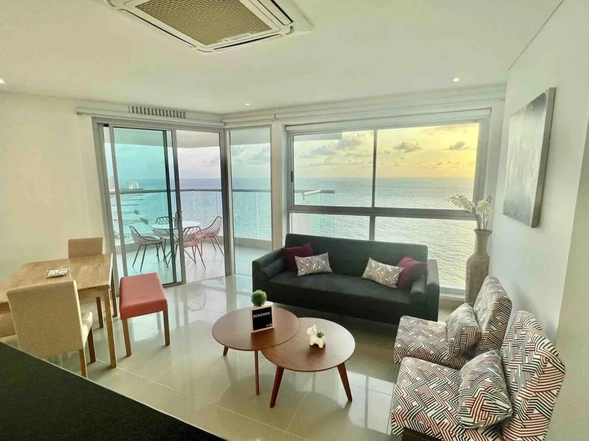 Dining area in U-GO Edificio Murano Elite Bocagrande Frente al Mar