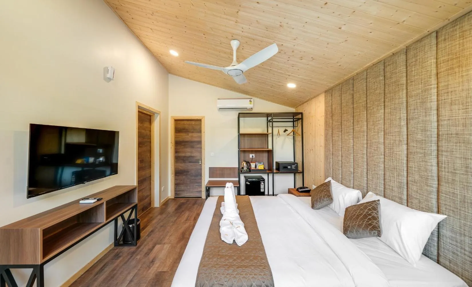 TV and multimedia in Glamp Wilderness