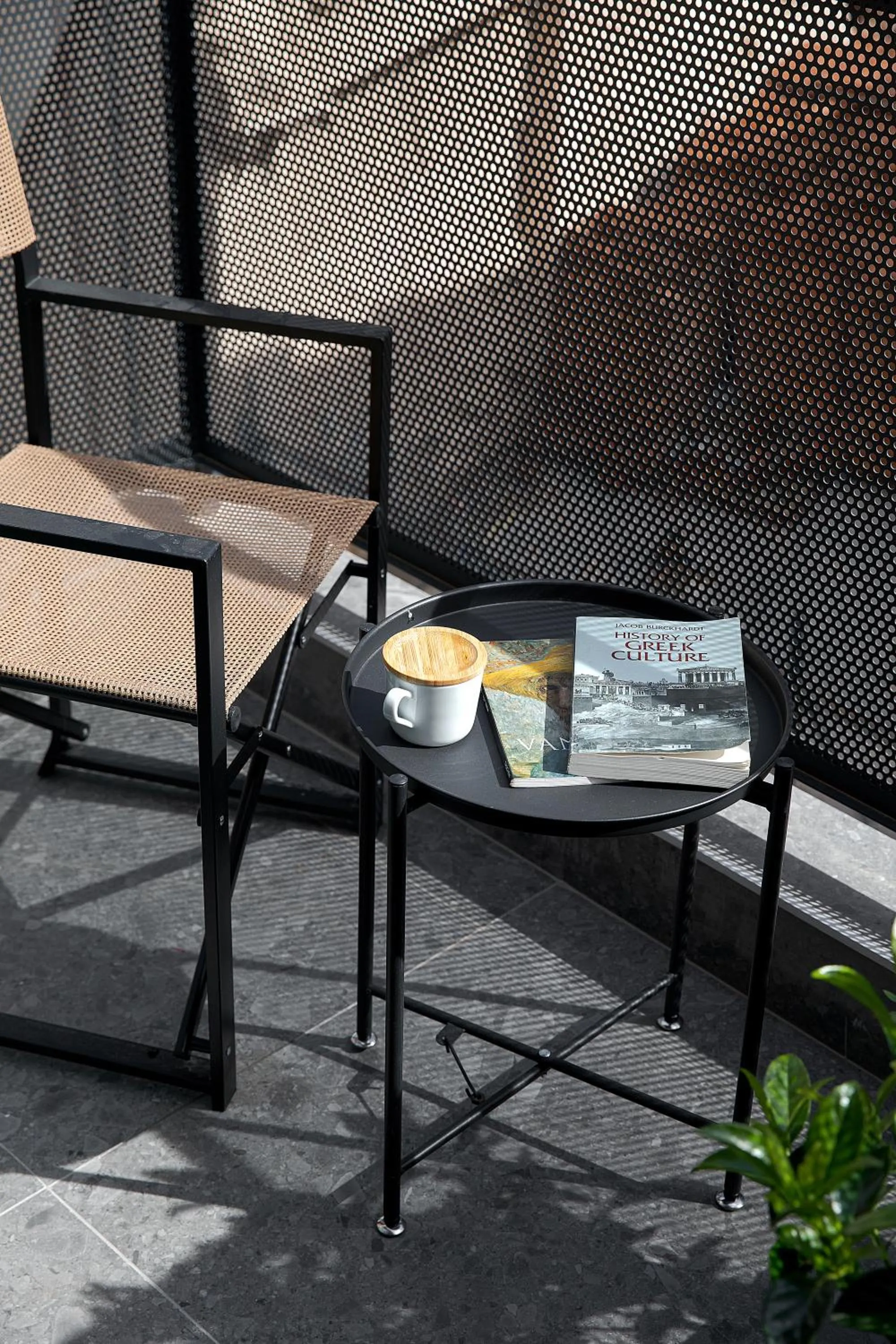 Patio in Bonnie Athens by Nin&Bau