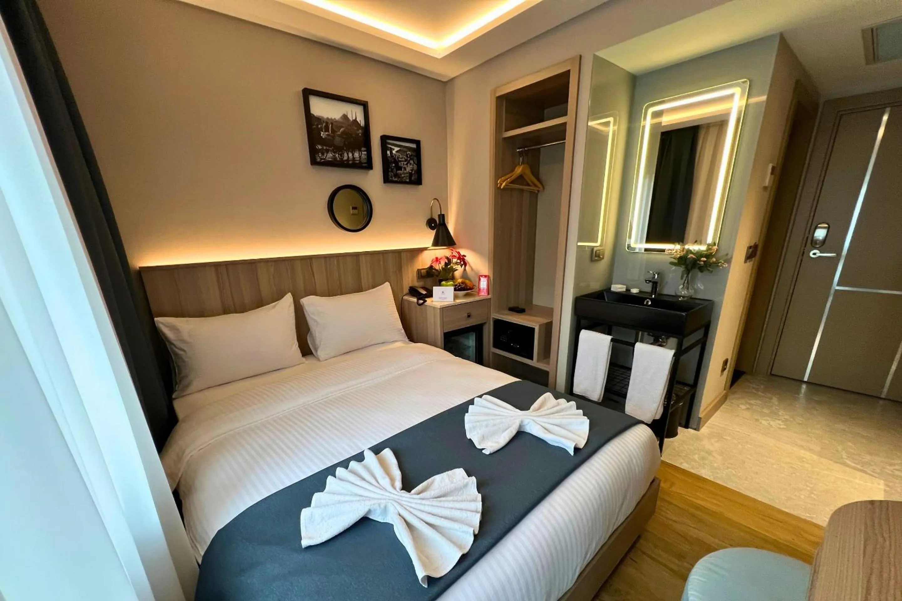 Living room, Bed in Woxx Hotel