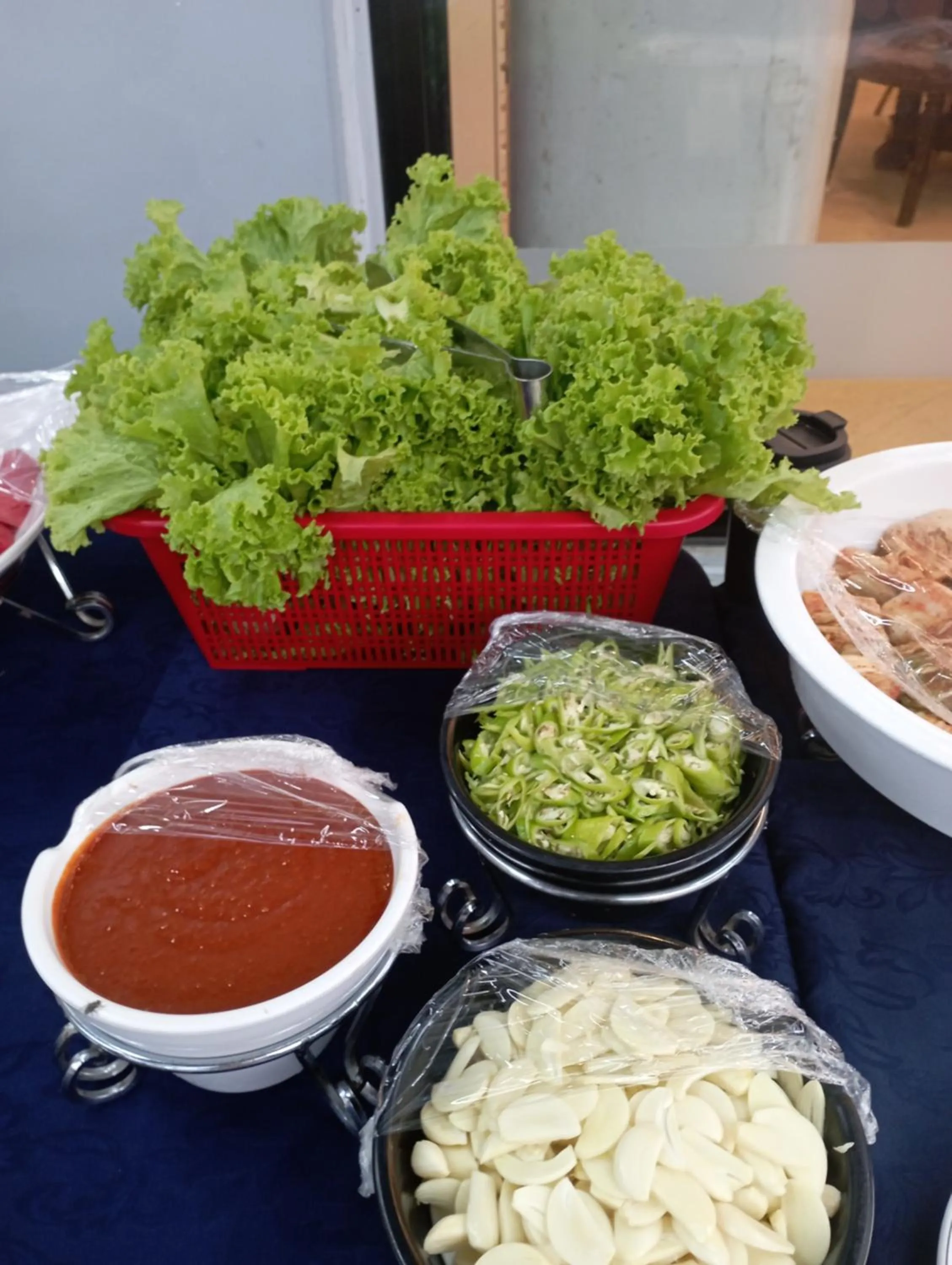 Restaurant/places to eat in Clark CU Hotel