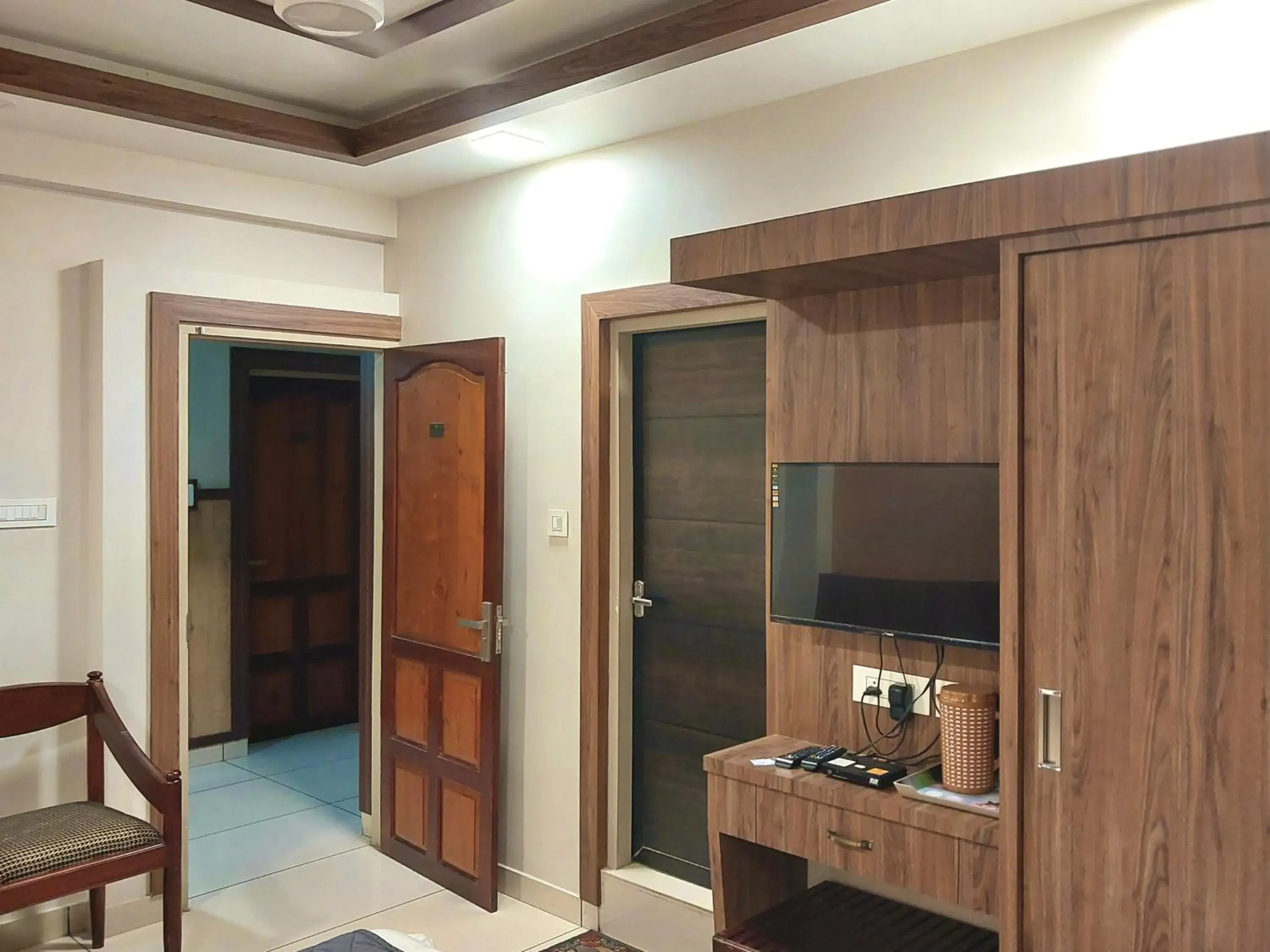 Deluxe Double Room - single occupancy in Hotel Royal Wings Deluxe Double Room - single occupancy in Hotel Royal Wings