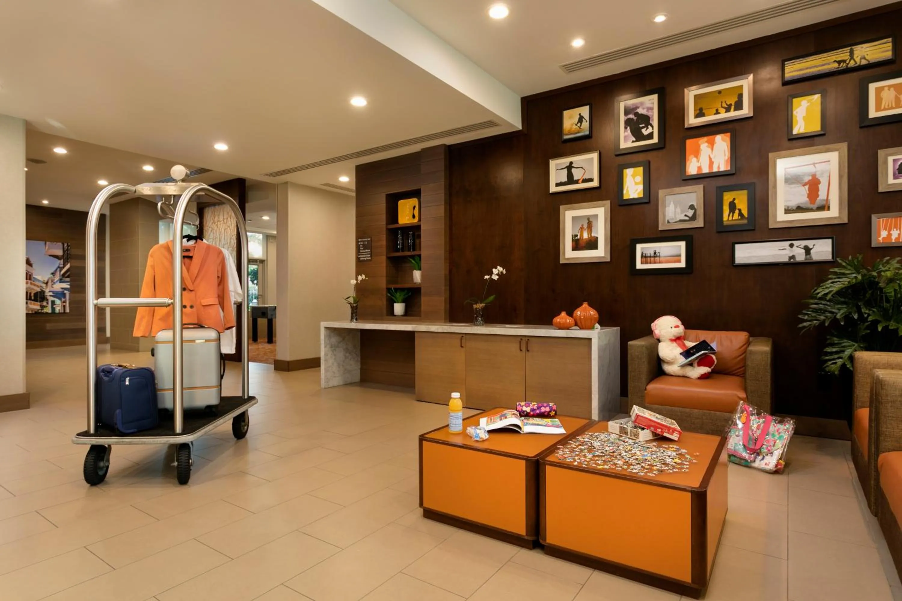 Communal lounge/ TV room in Hyatt House San Juan