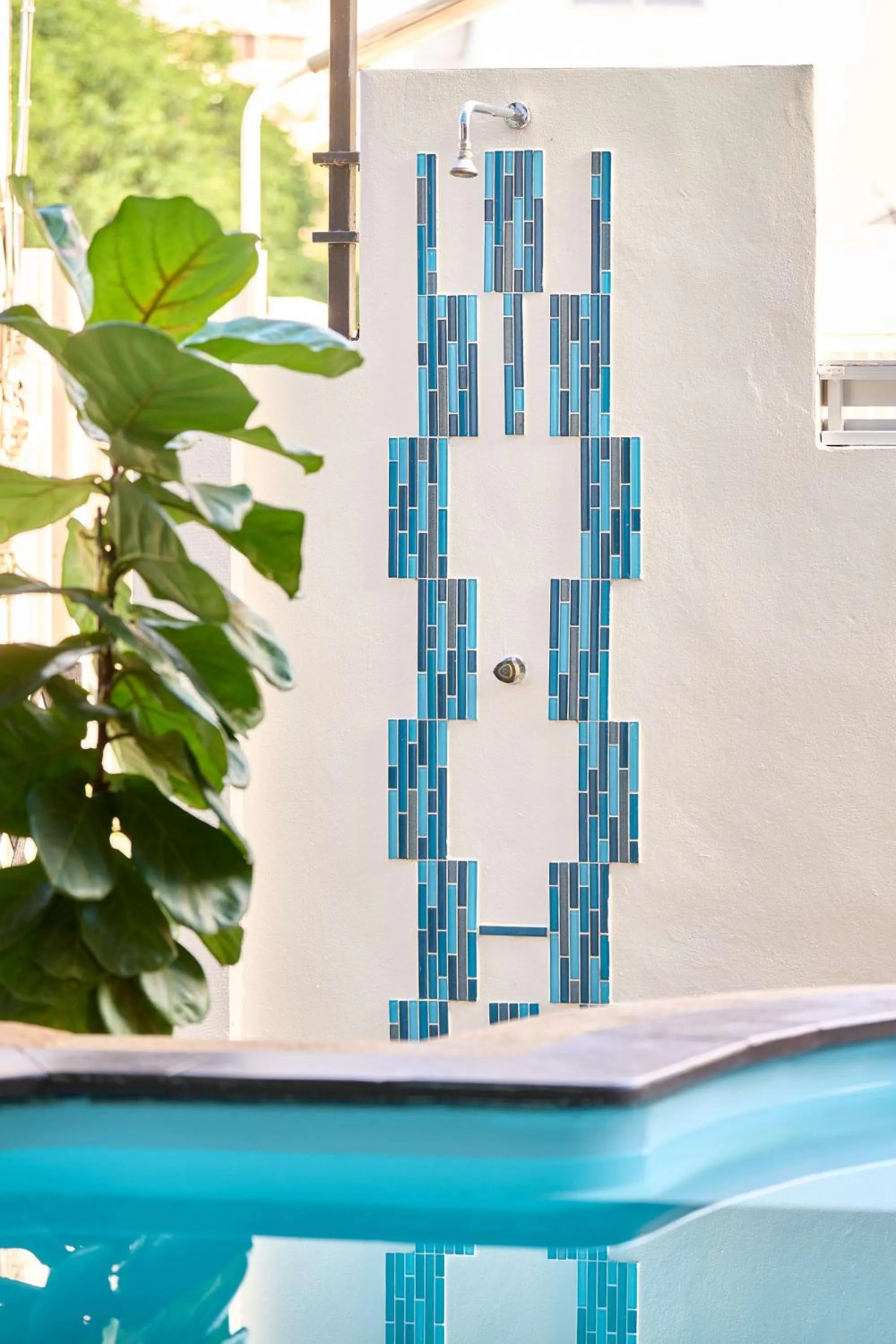 Swimming pool in Thapae60 Mini Hotel