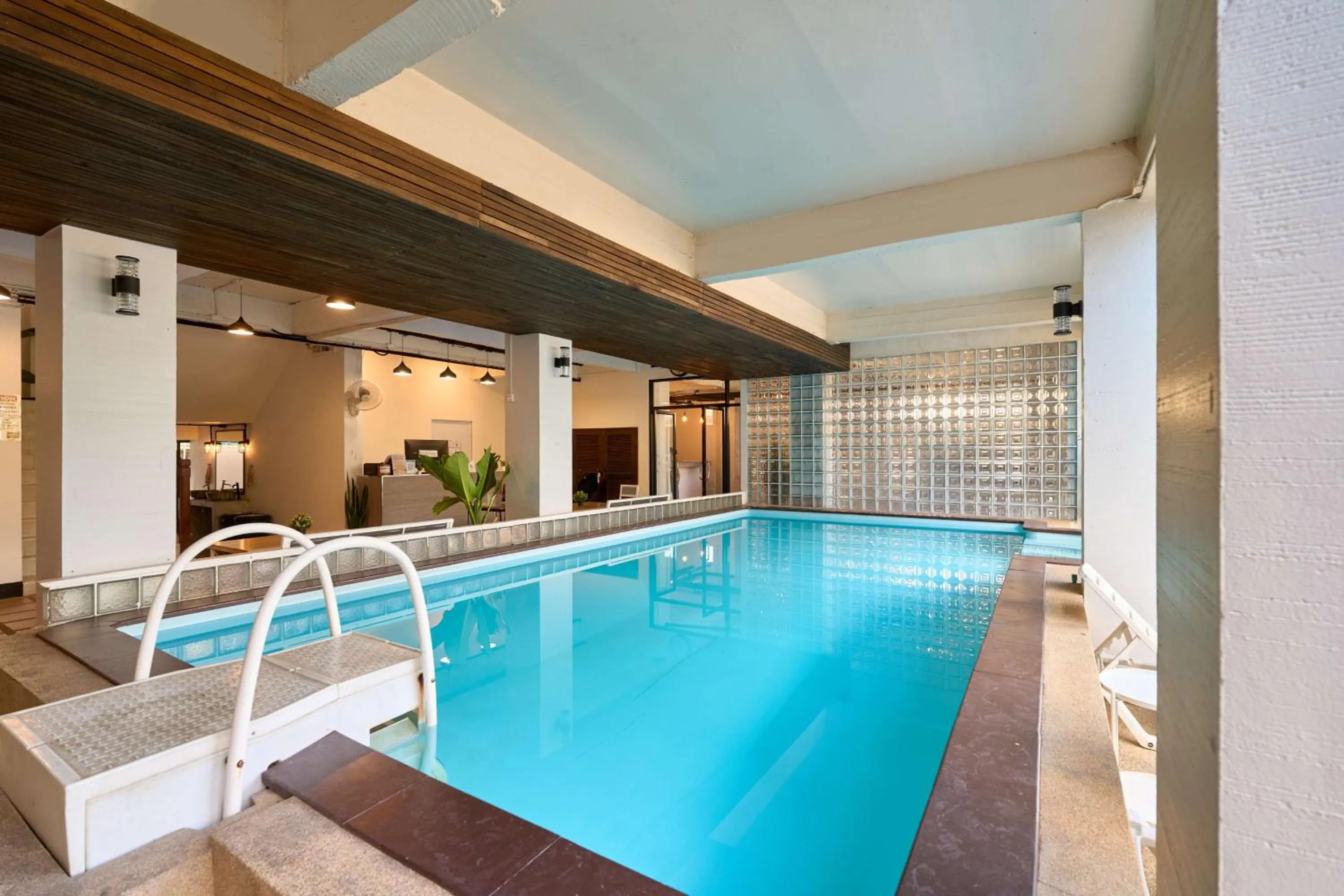 Swimming pool in Thapae60 Mini Hotel