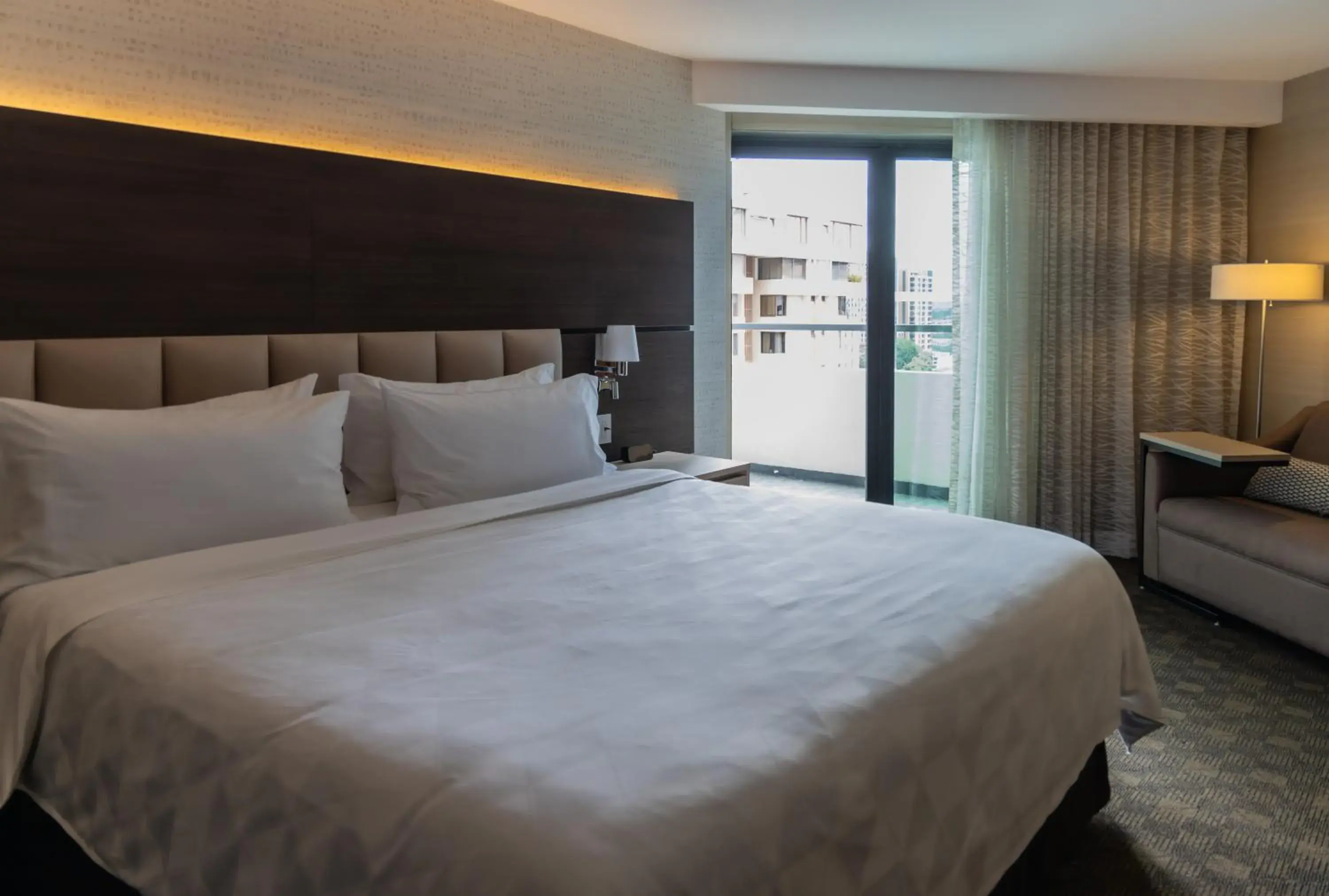 Standard King Room with Balcony in Holiday Inn Guatemala by IHG Standard King Room with Balcony in Holiday Inn Guatemala by IHG