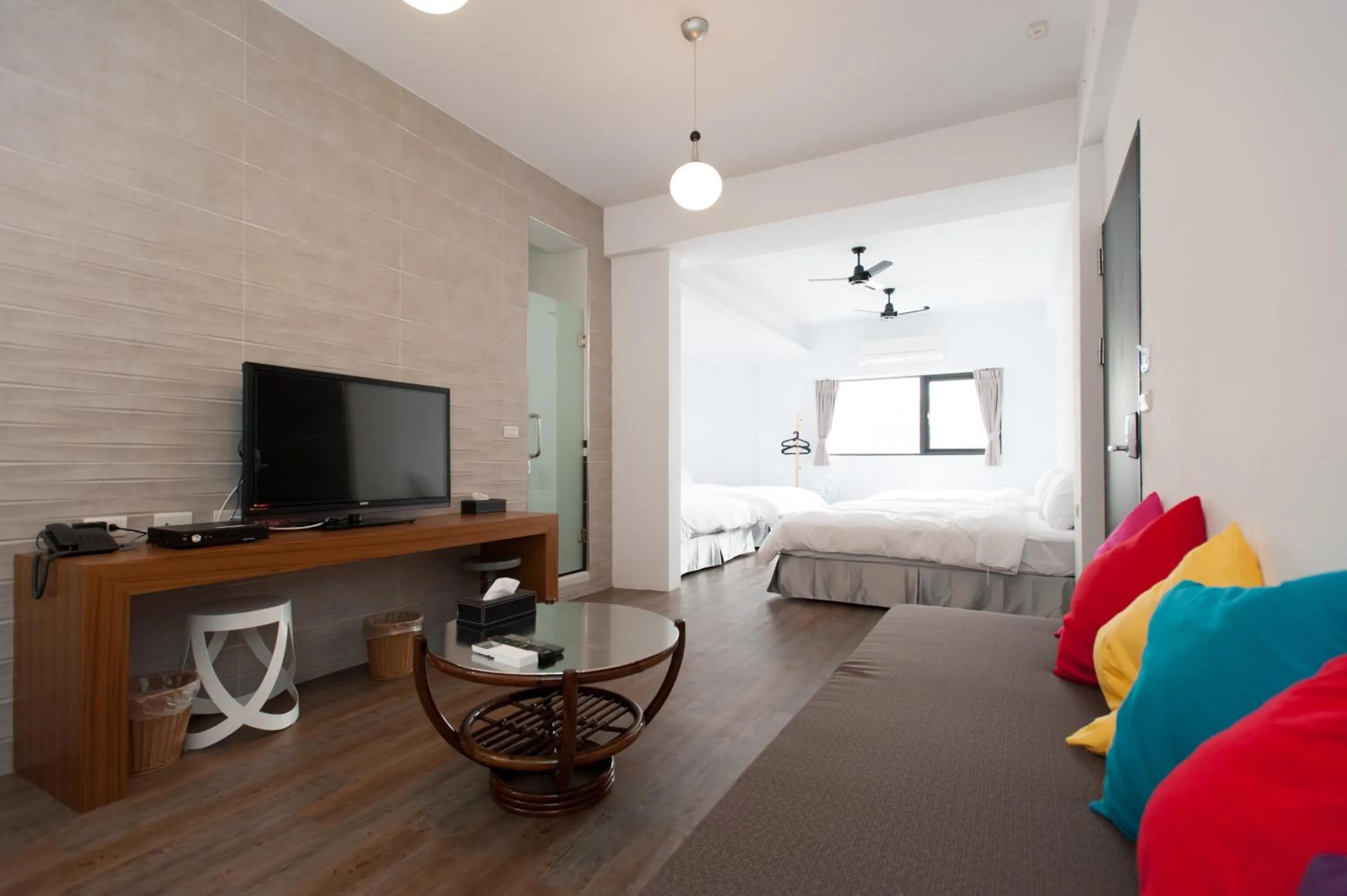 Photo of the whole room, Bed in Discovery B&B