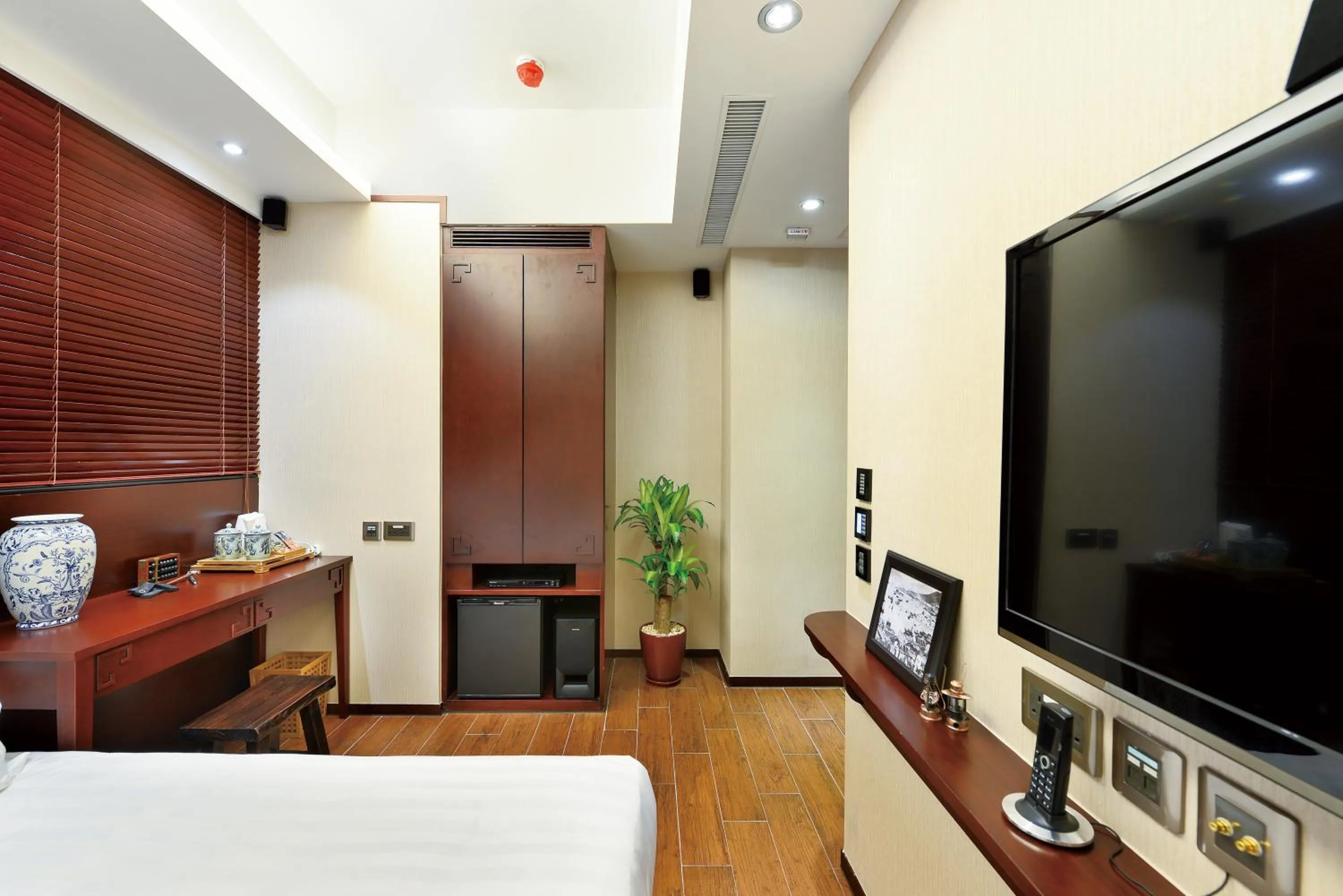 Bed in The Shai Red - formerly Mingle in The Shai