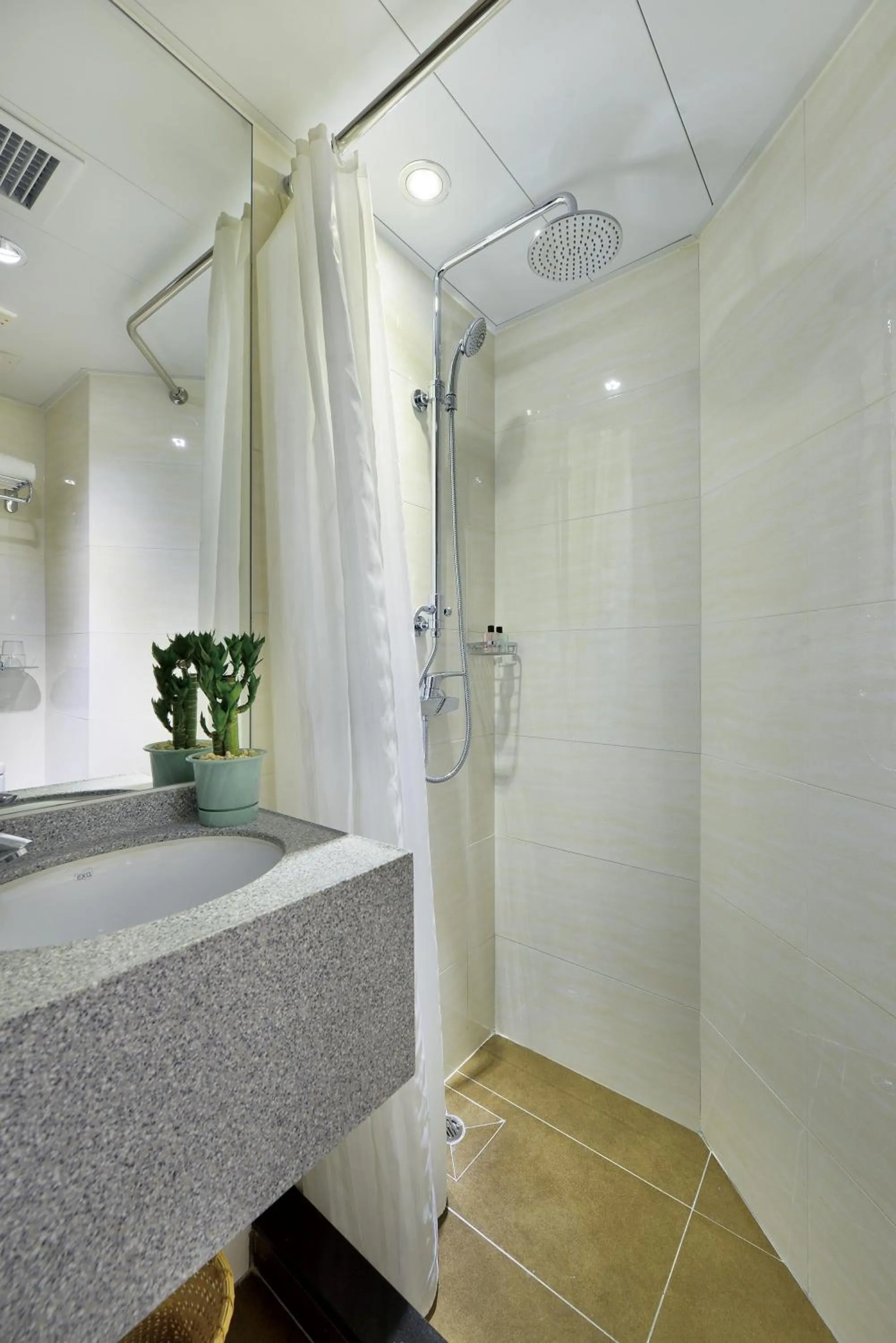 Bathroom in The Shai Red - formerly Mingle in The Shai