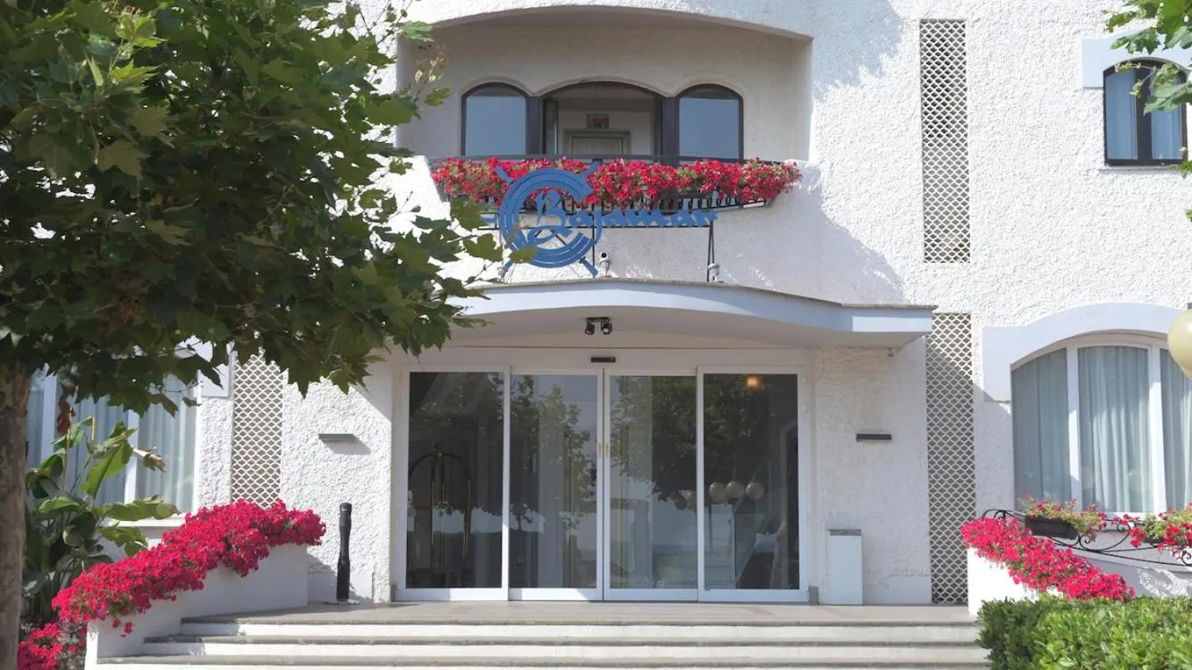 Property building in BAJAMAR BEACH HOTEL