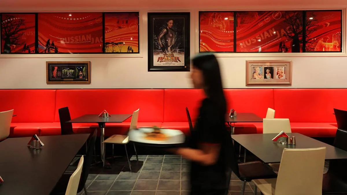 Restaurant/places to eat in Halls Creek Motel