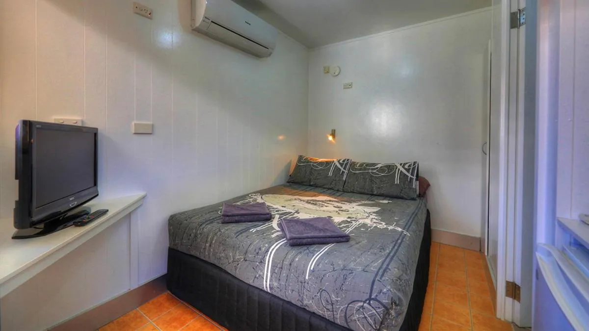 Bedroom, Bed in Halls Creek Motel