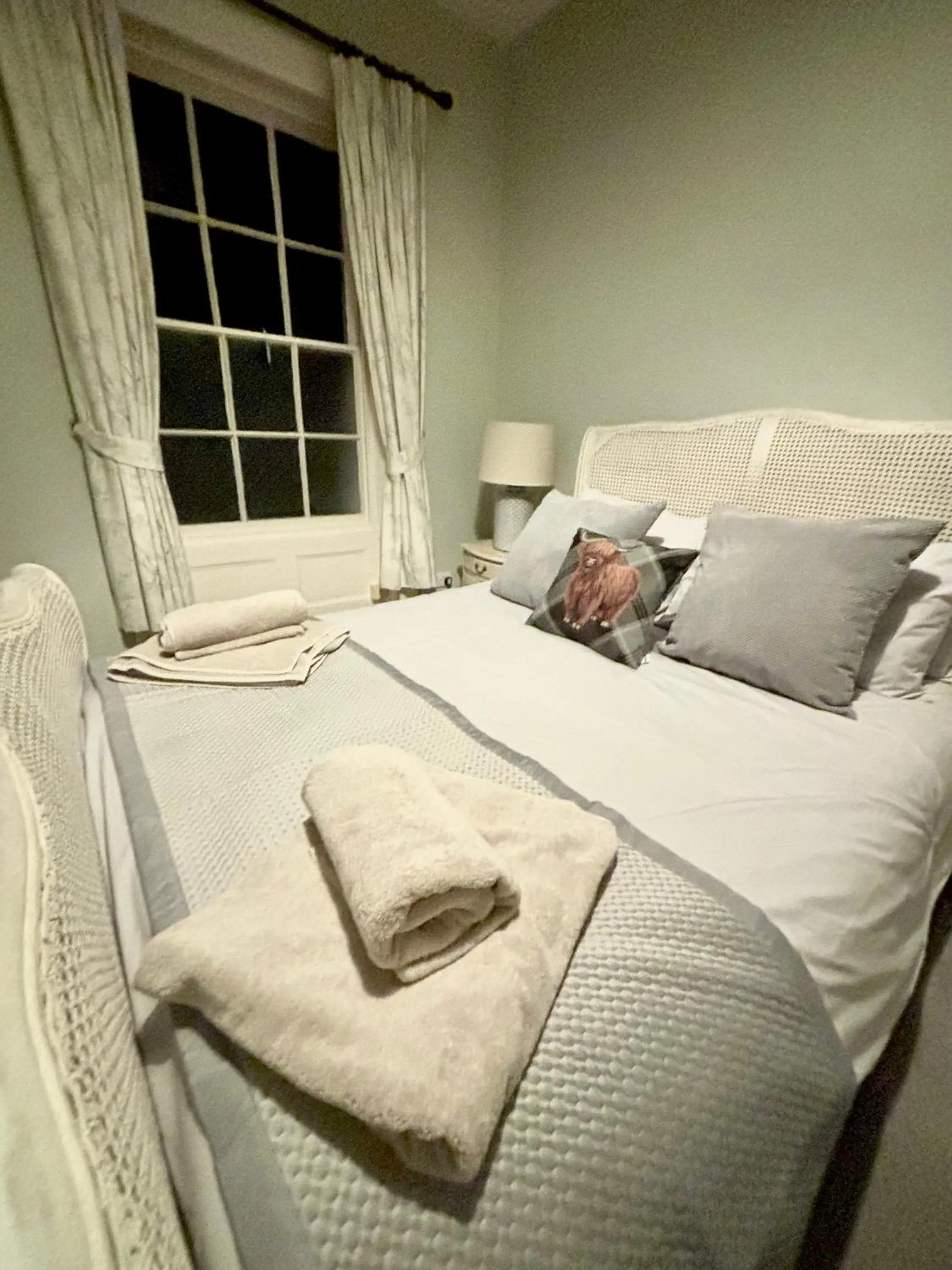 Bed in The Dawnay Arms