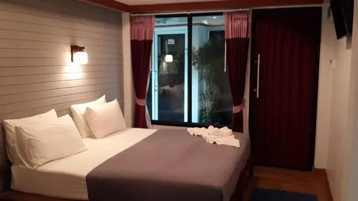 Superior Double Room in Sinsamut Koh Samed Superior Double Room in Sinsamut Koh Samed