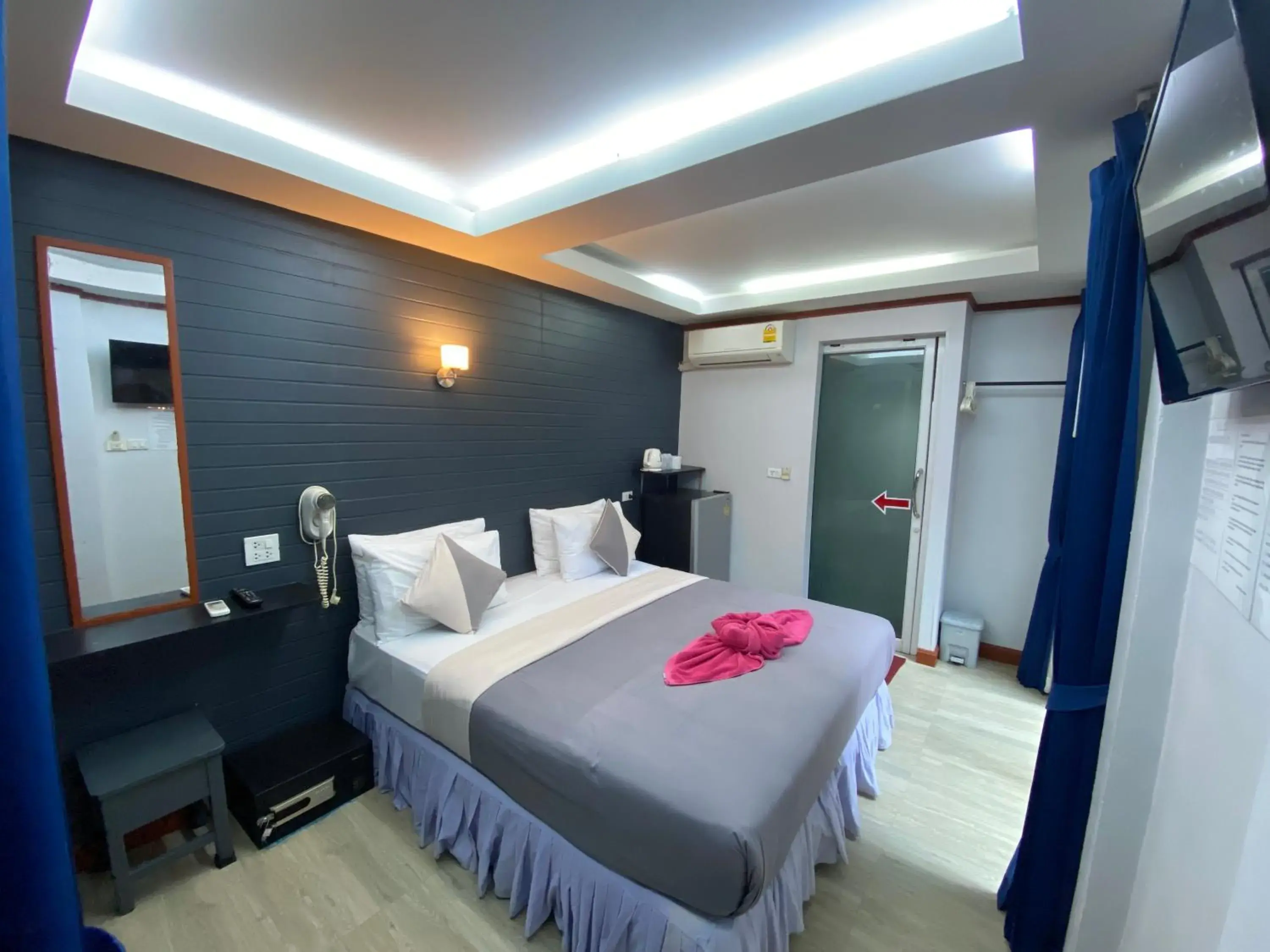 Budget Double Room in Sinsamut Koh Samed Budget Double Room in Sinsamut Koh Samed