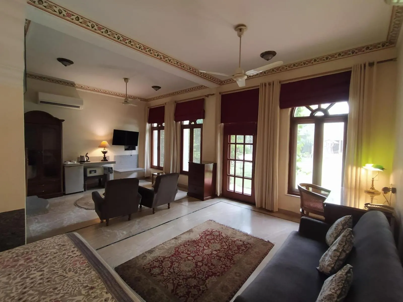 Bed in Hotel Meghniwas