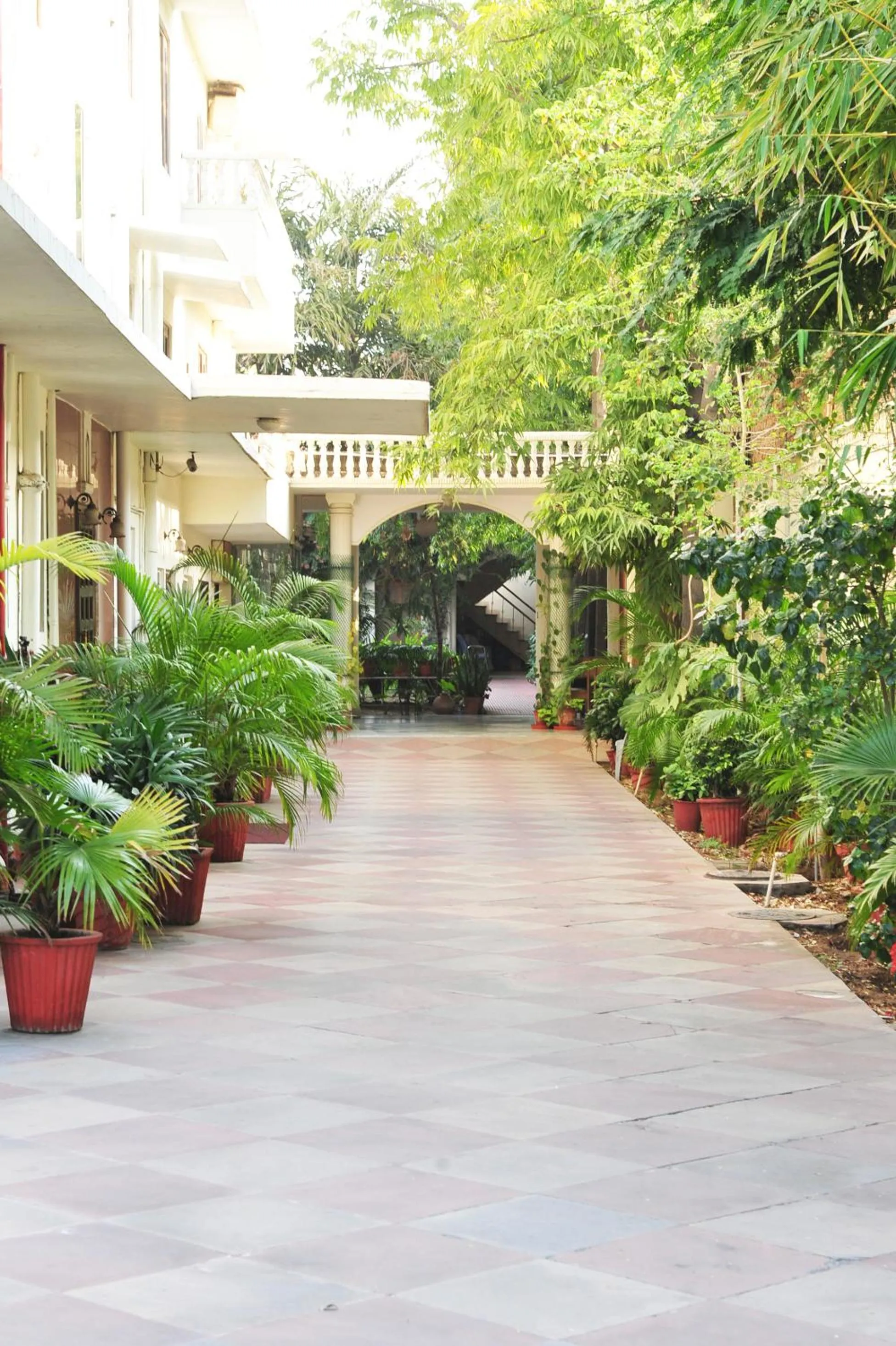 Facade/entrance in Hotel Meghniwas