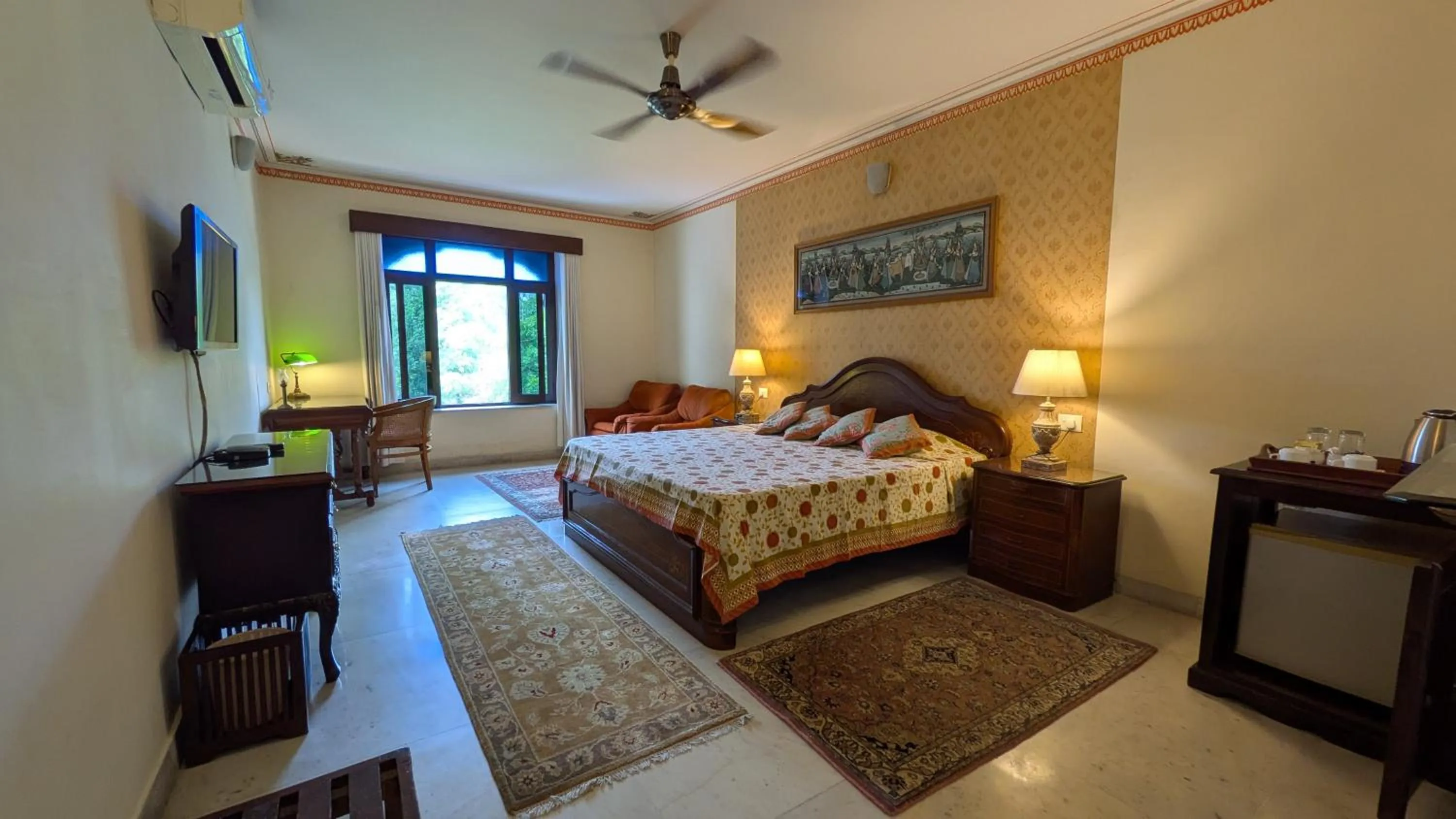 Bed in Hotel Meghniwas