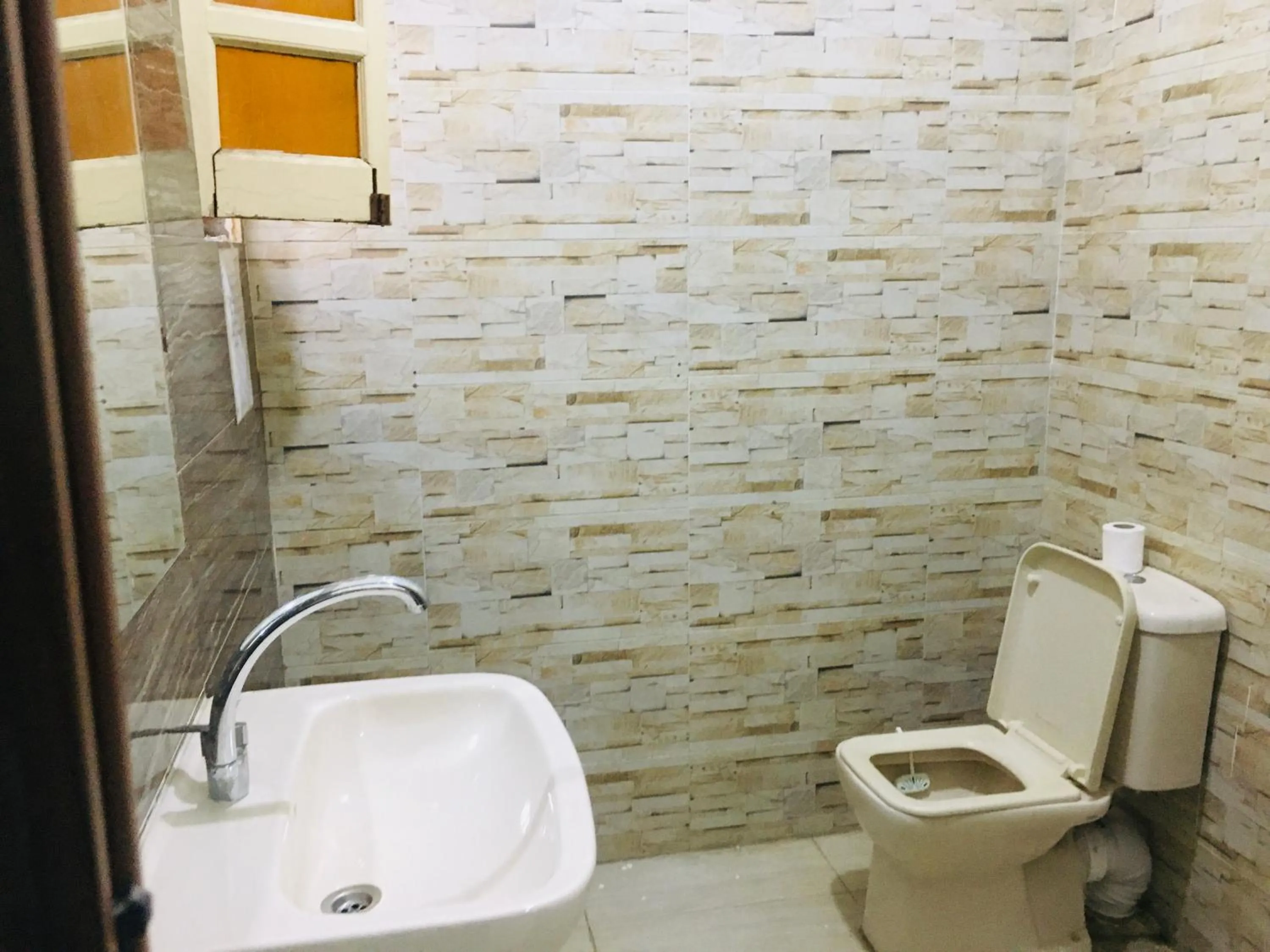 Shower in Bella Casa hostel