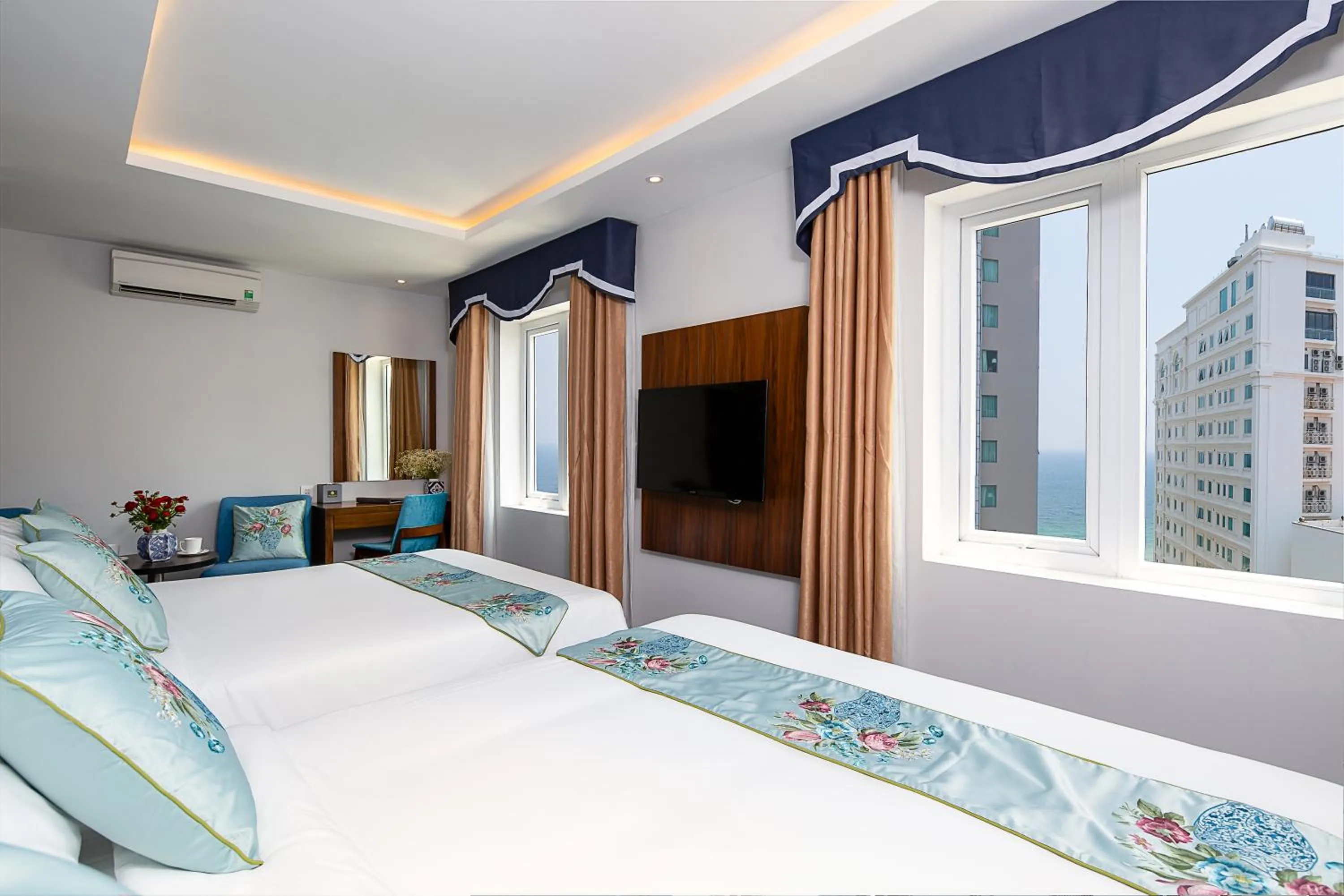 View (from property/room), Bed in TGT BEACH HOTEL