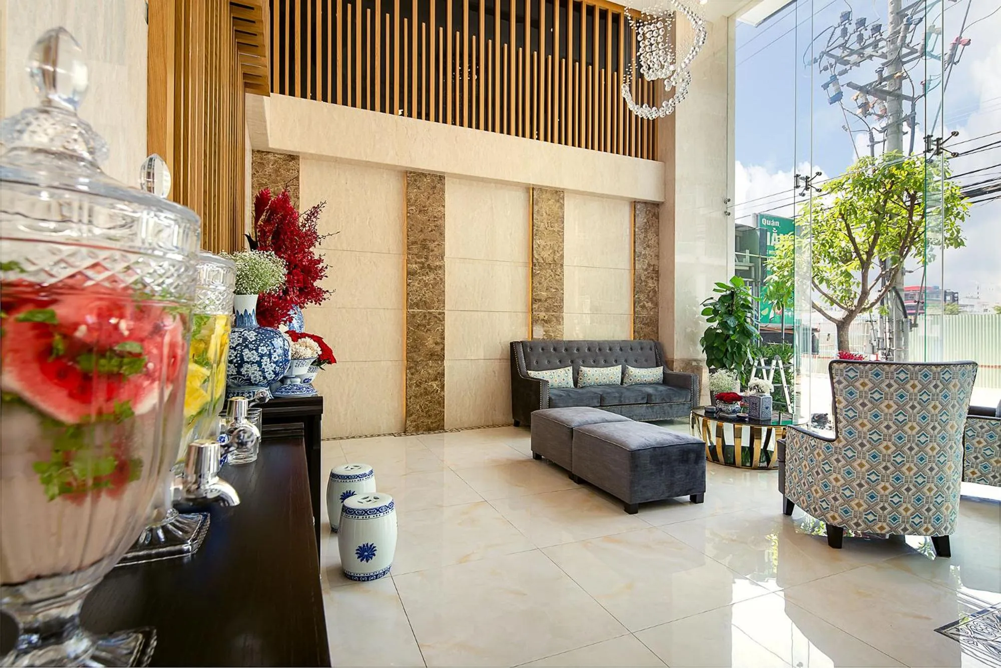 Communal lounge/ TV room in TGT BEACH HOTEL