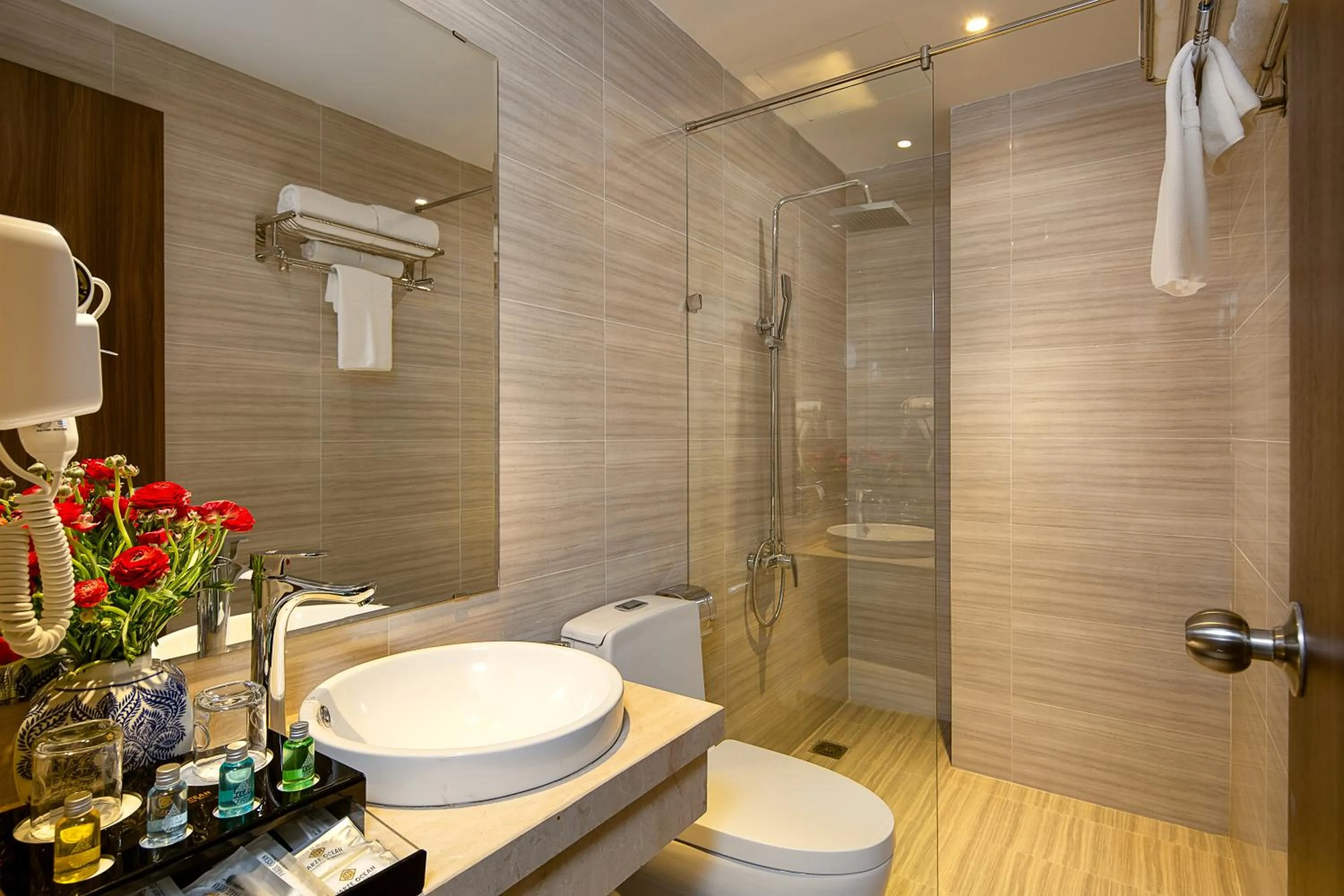 Shower in TGT BEACH HOTEL