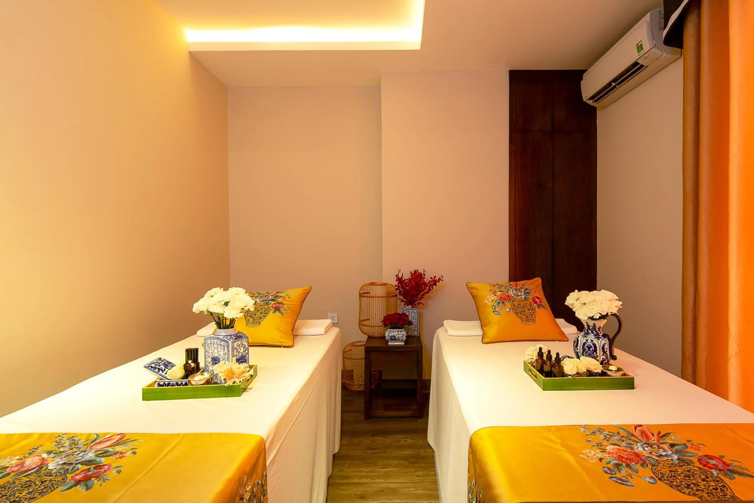 Spa and wellness centre/facilities, Bed in TGT BEACH HOTEL