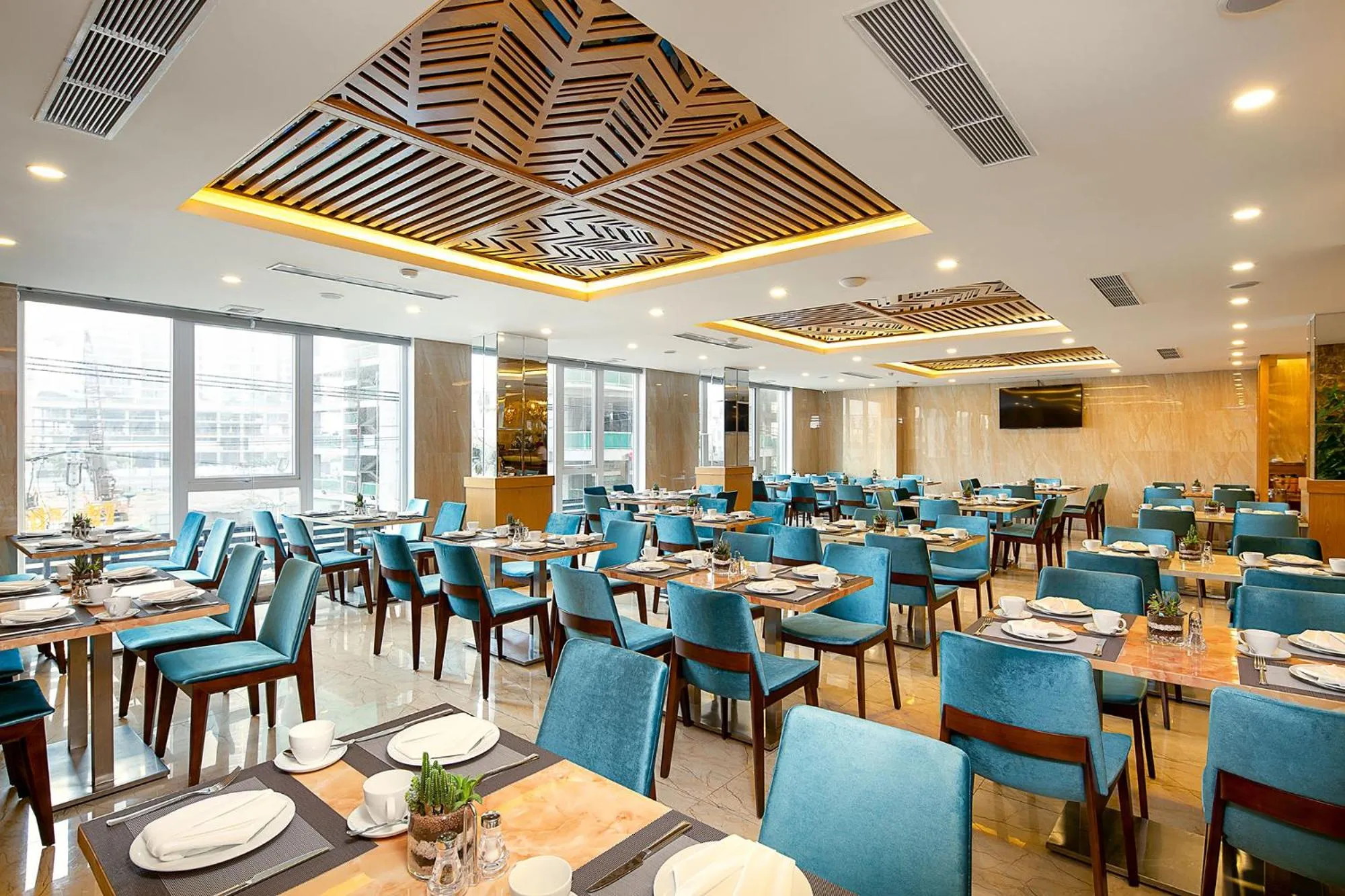 Restaurant/places to eat in TGT BEACH HOTEL