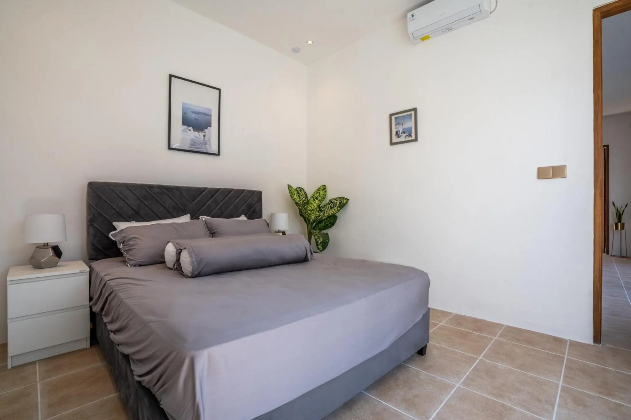 Bed in Eden Cemagi Villa Pererenan