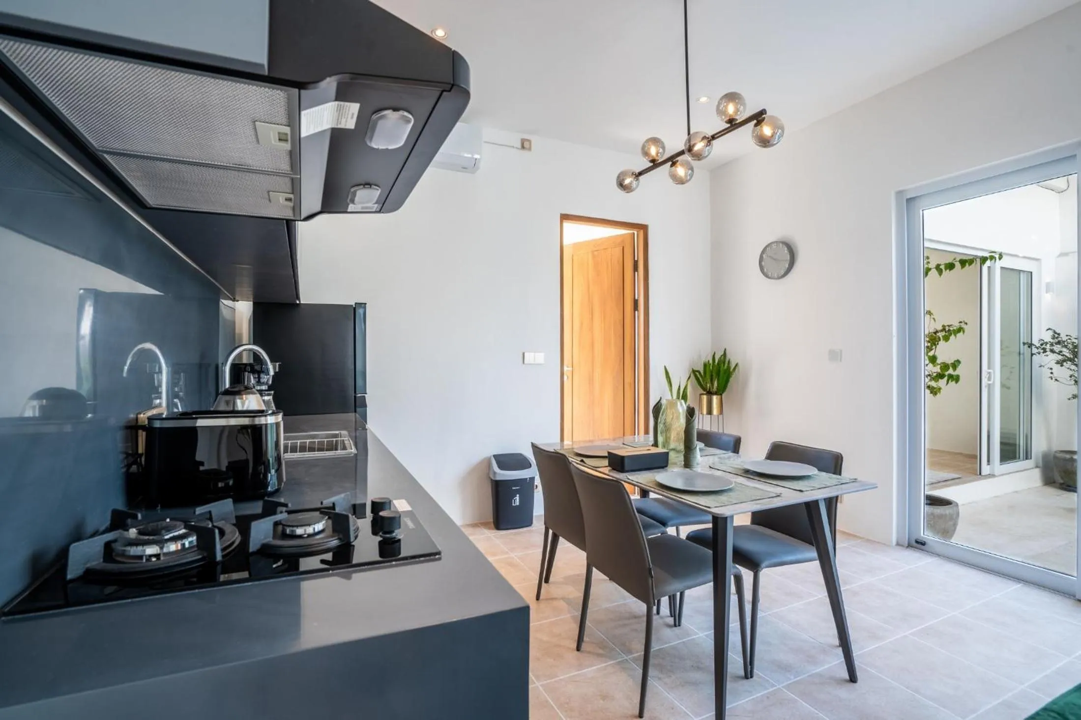 Kitchen or kitchenette in Eden Cemagi Villa Pererenan