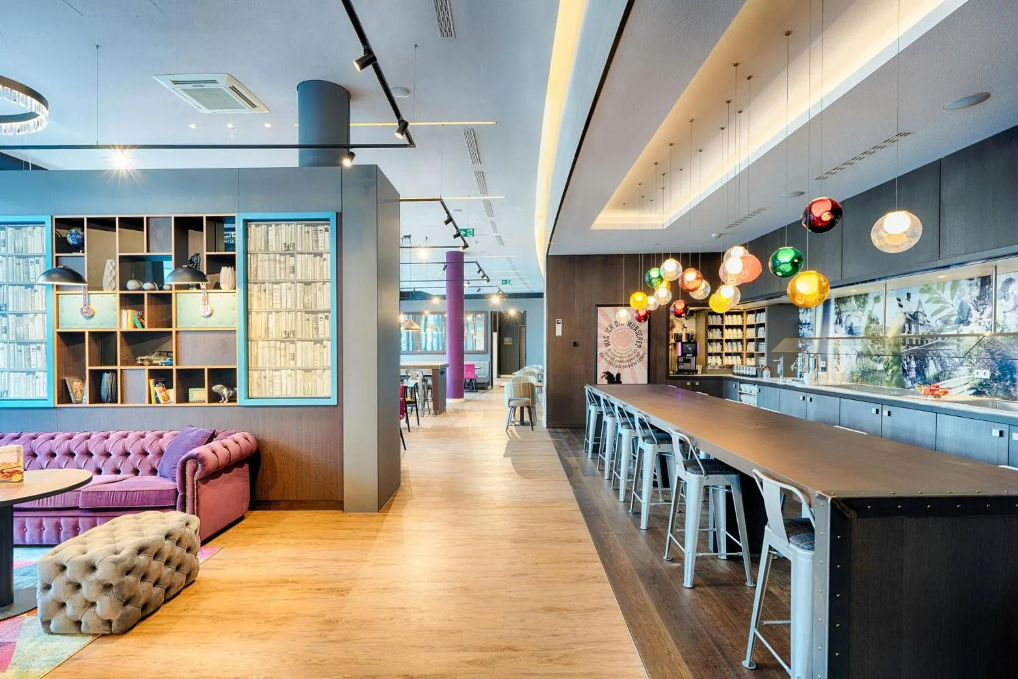 Lounge or bar in Premier Inn Heilbronn City Centre