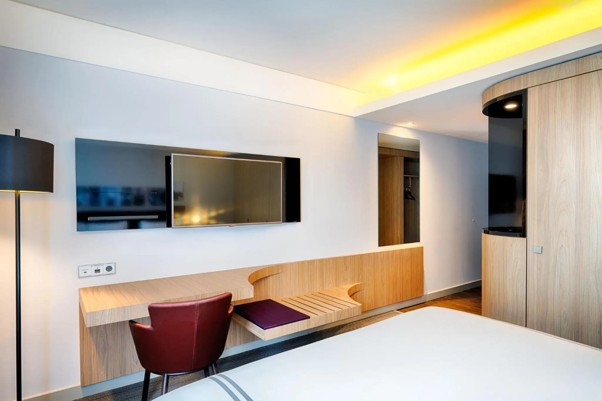 TV and multimedia, Bed in Mercure Hotel Heilbronn
